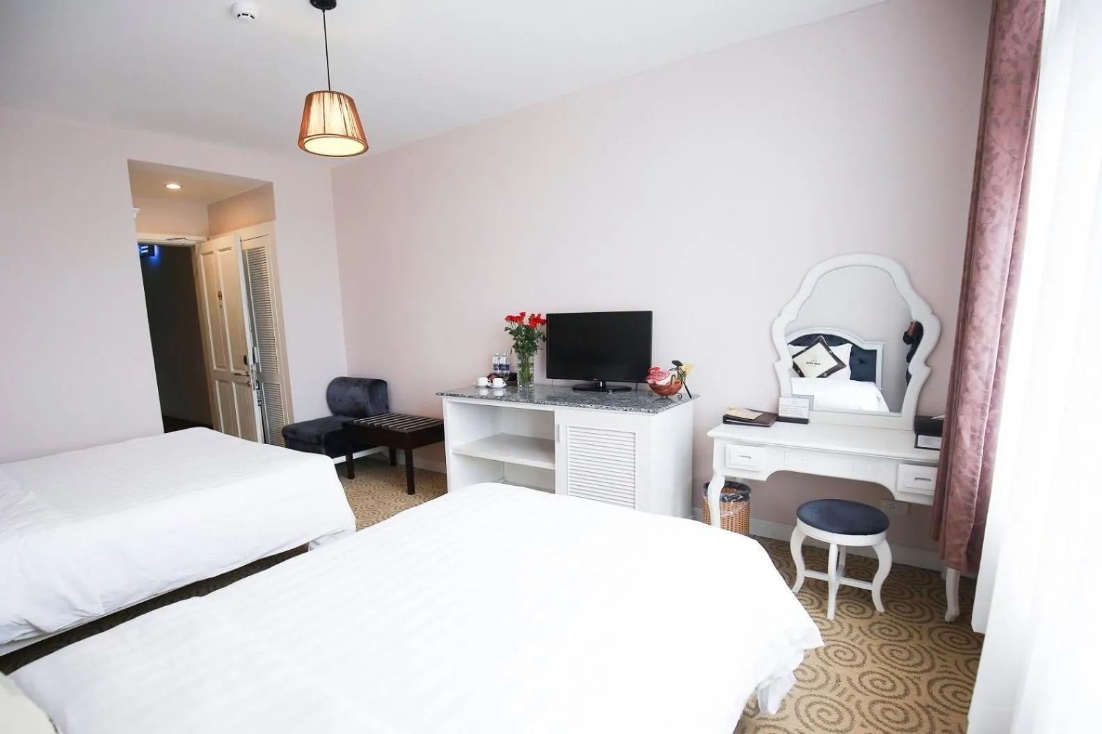 TV and multimedia, Bed in Ngoc Phat Dalat Hotel