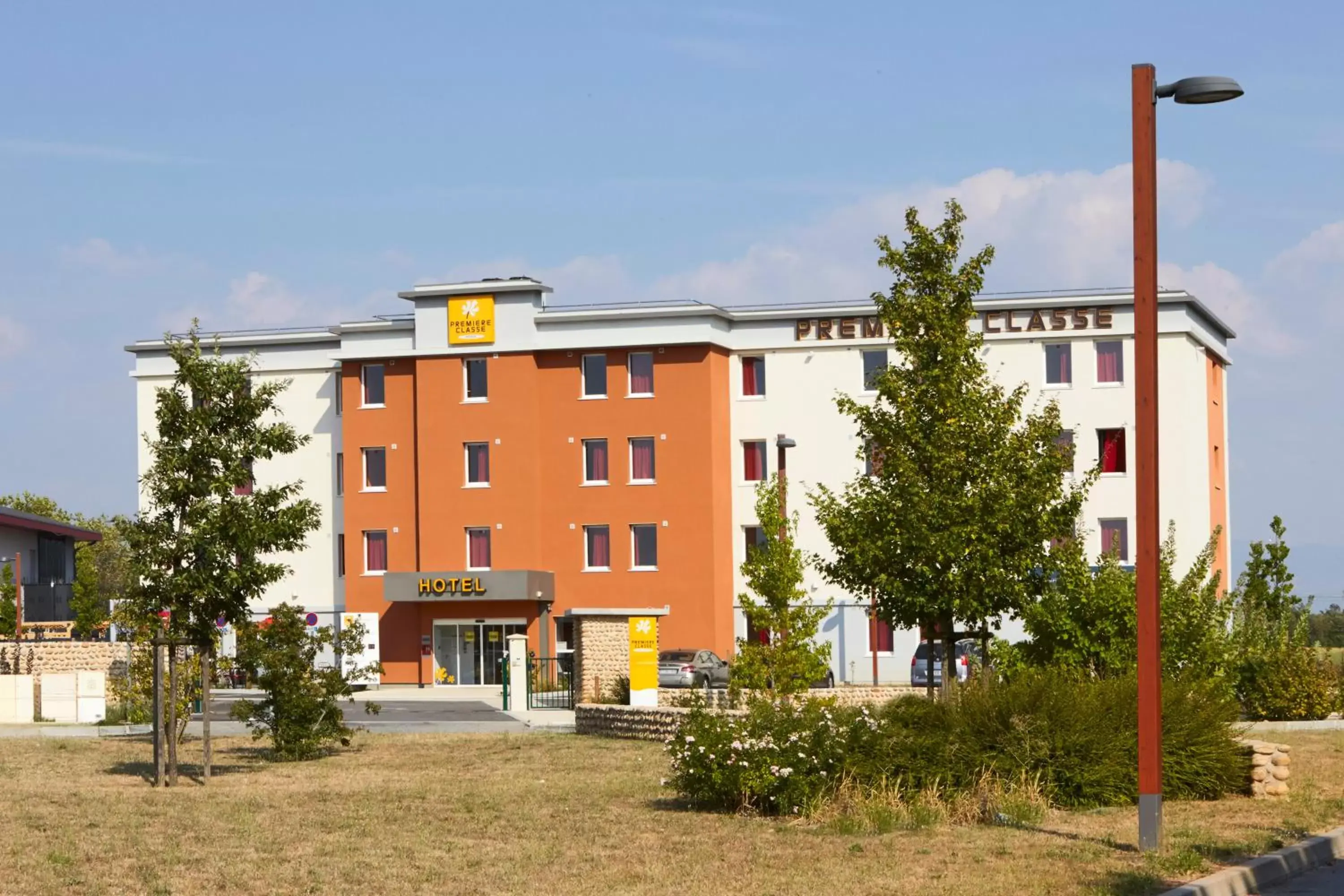 Facade/entrance, Property Building in Premiere Classe Valence Nord - Saint Marcel Les Valence