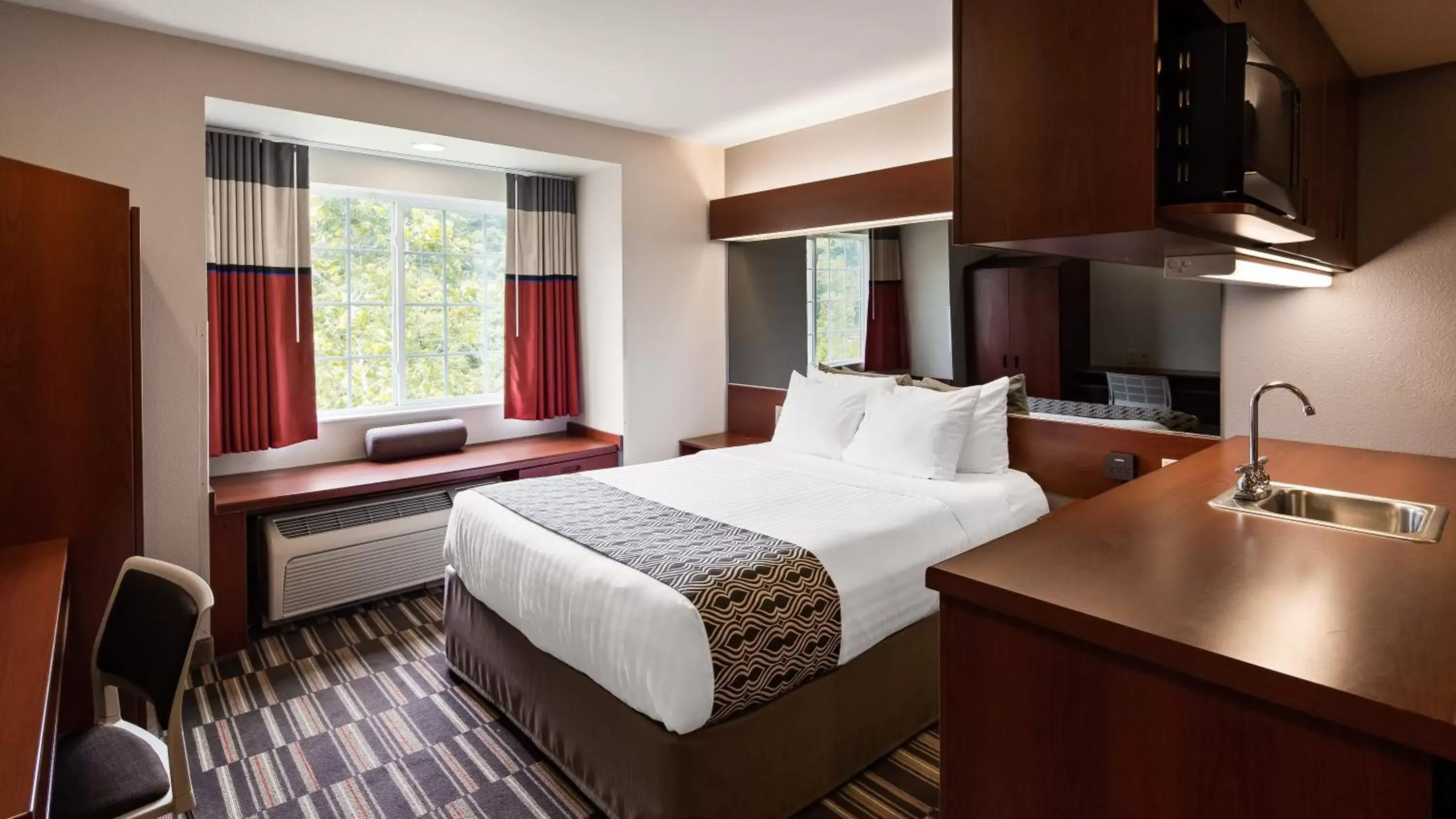 Bedroom, Bed in SureStay Plus Hotel by Best Western Morgantown
