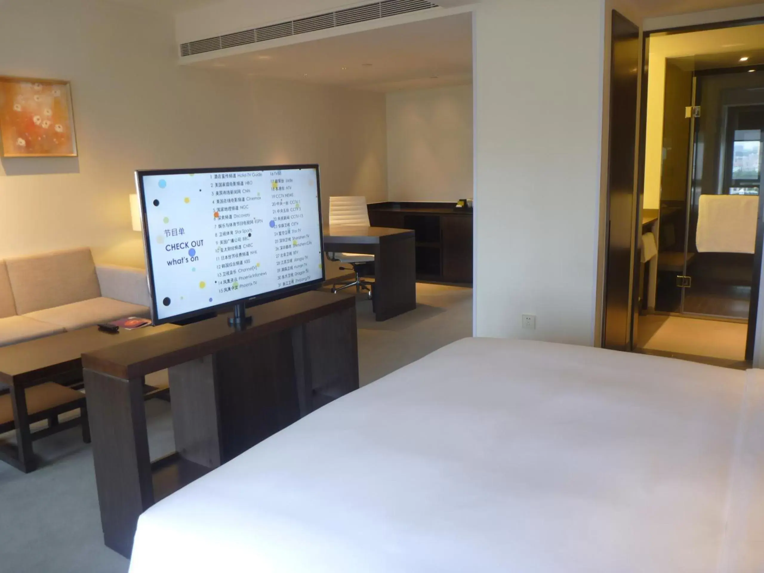 Specialty King Room with Sofa Bed in Hyatt Place Shenzhen Dongmen