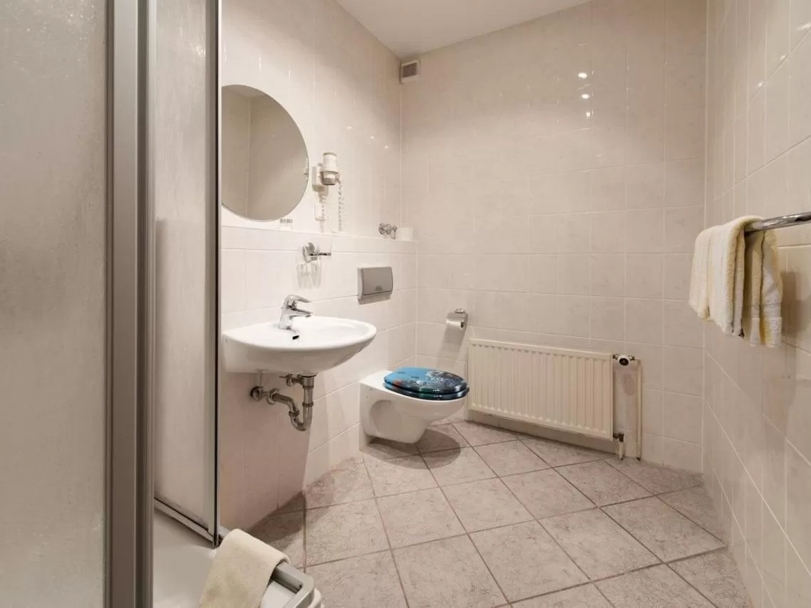 Bathroom in Seeschloß