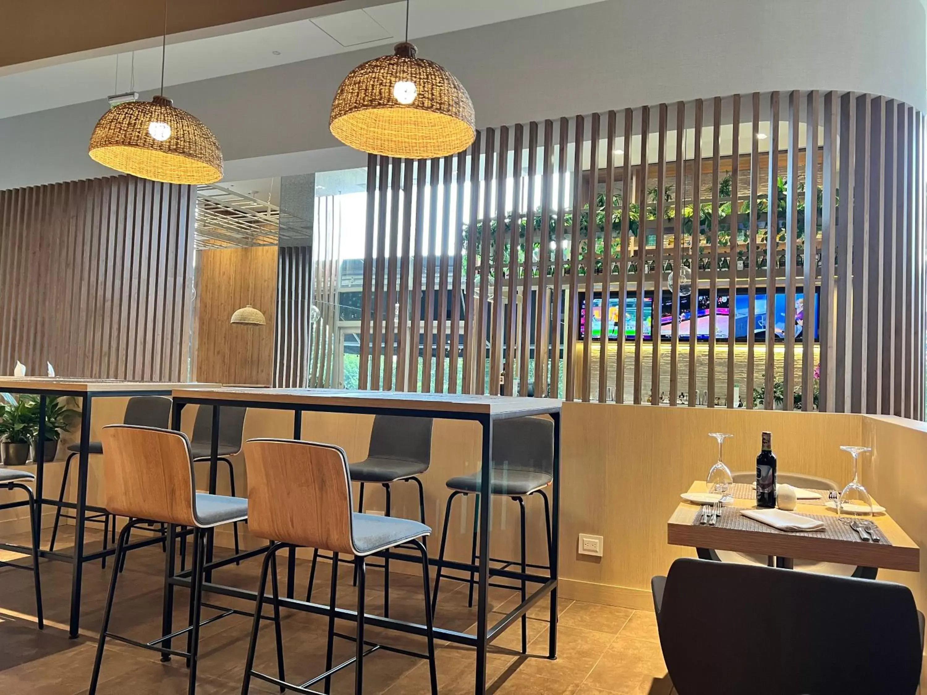Restaurant/Places to Eat in Holiday Inn Bogota Airport, an IHG Hotel