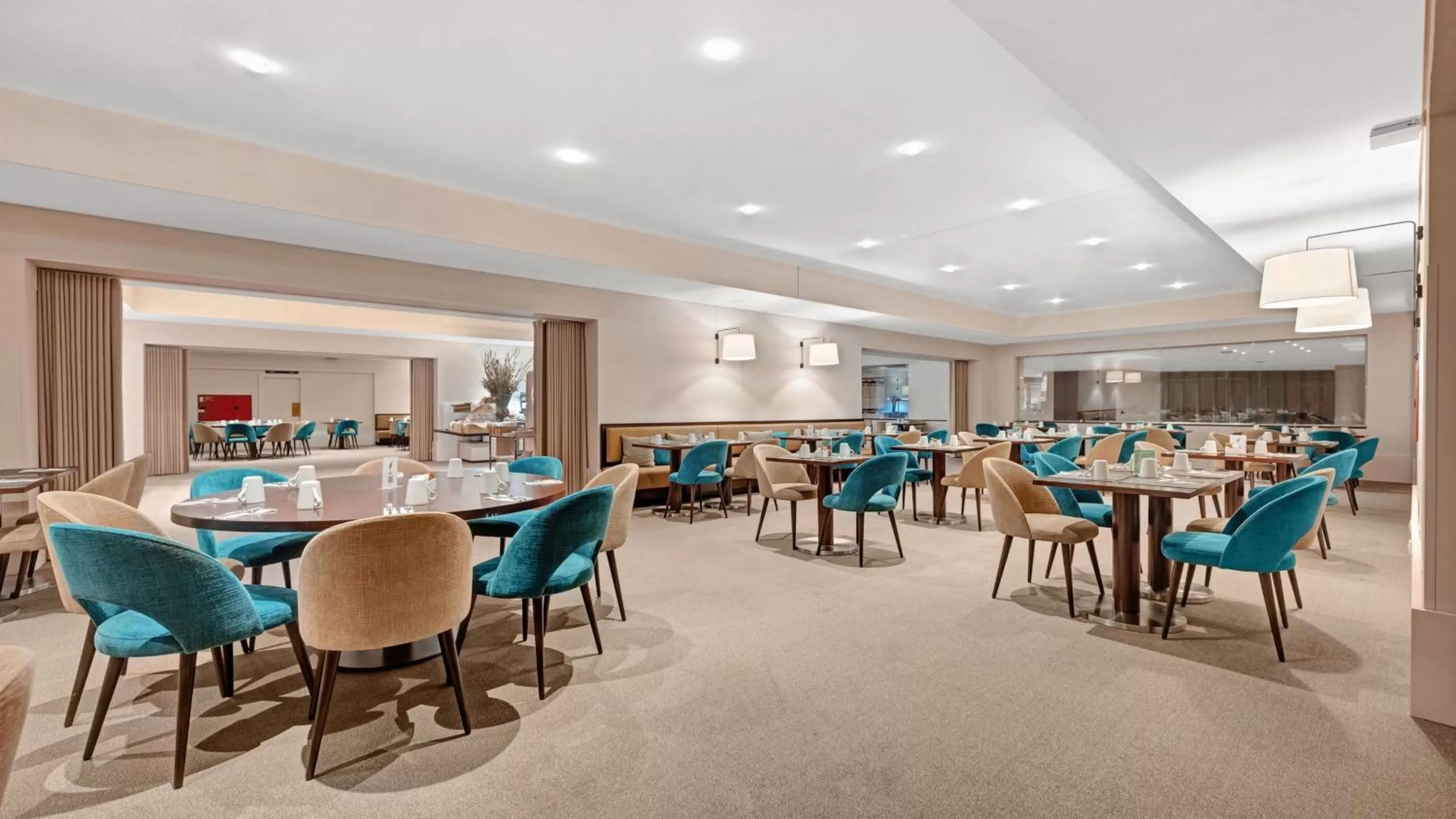 Breakfast in Holiday Inn Porto Gaia by IHG