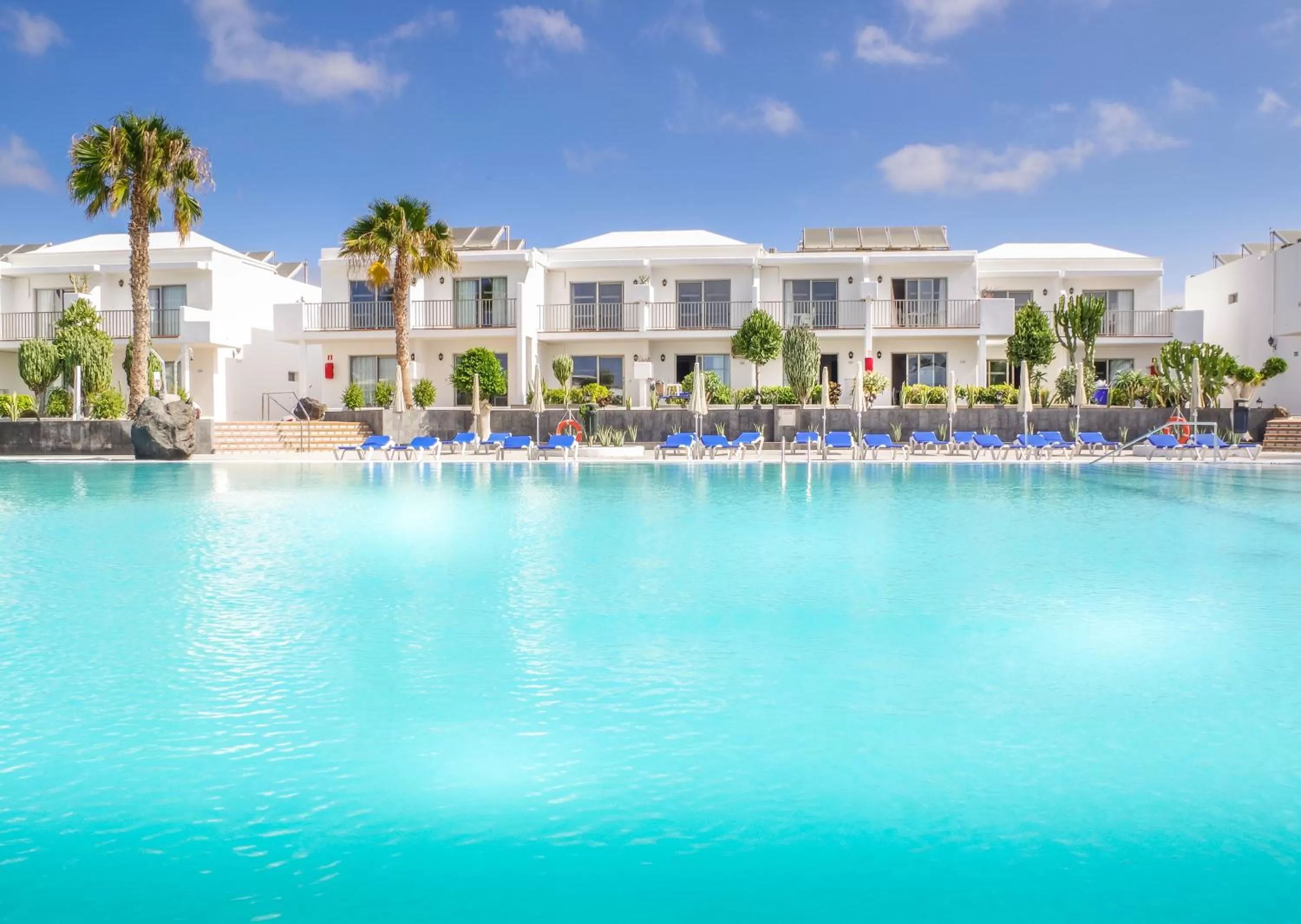 Swimming pool in Hotel Floresta