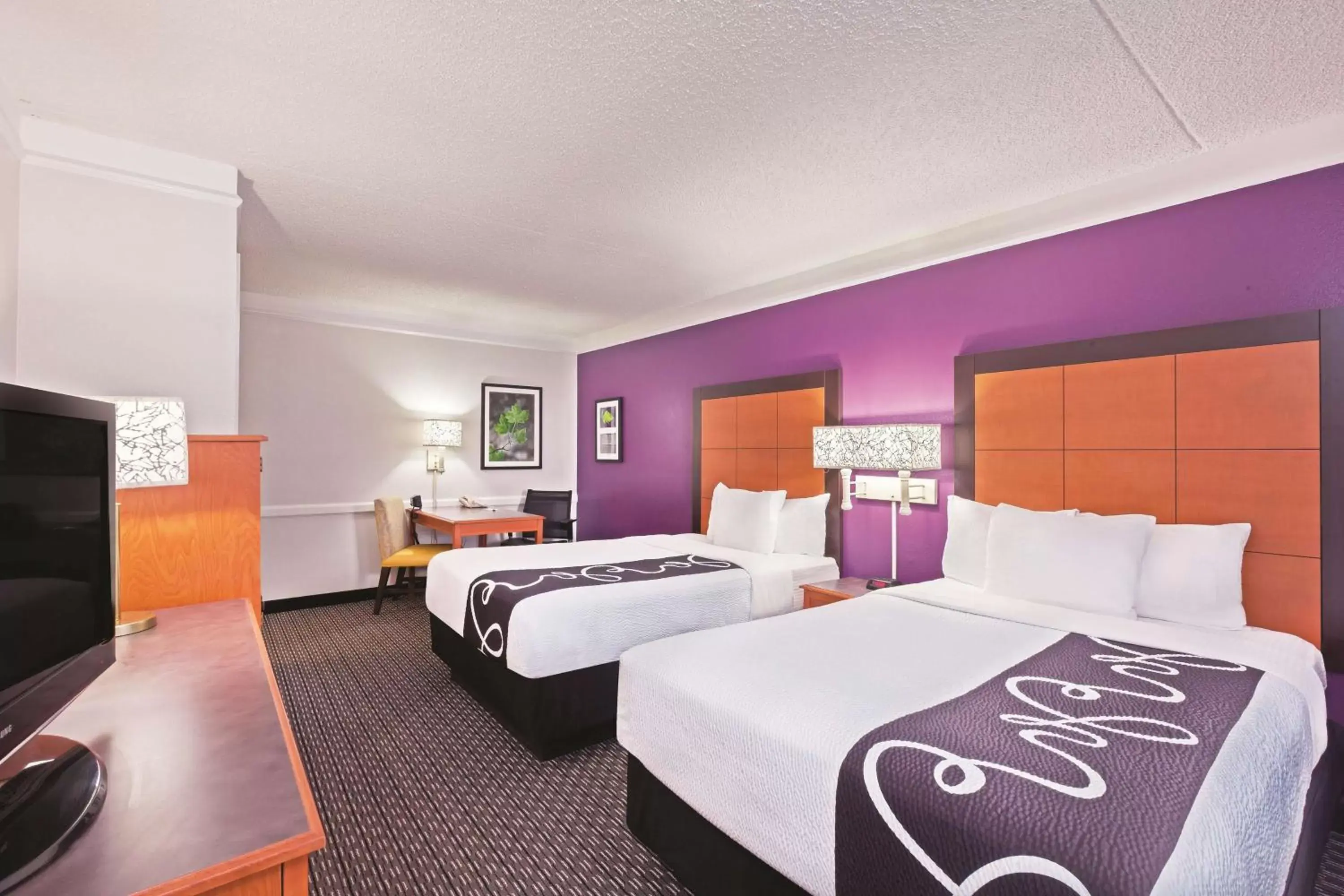 Photo of the whole room, Bed in La Quinta Inn by Wyndham Odessa