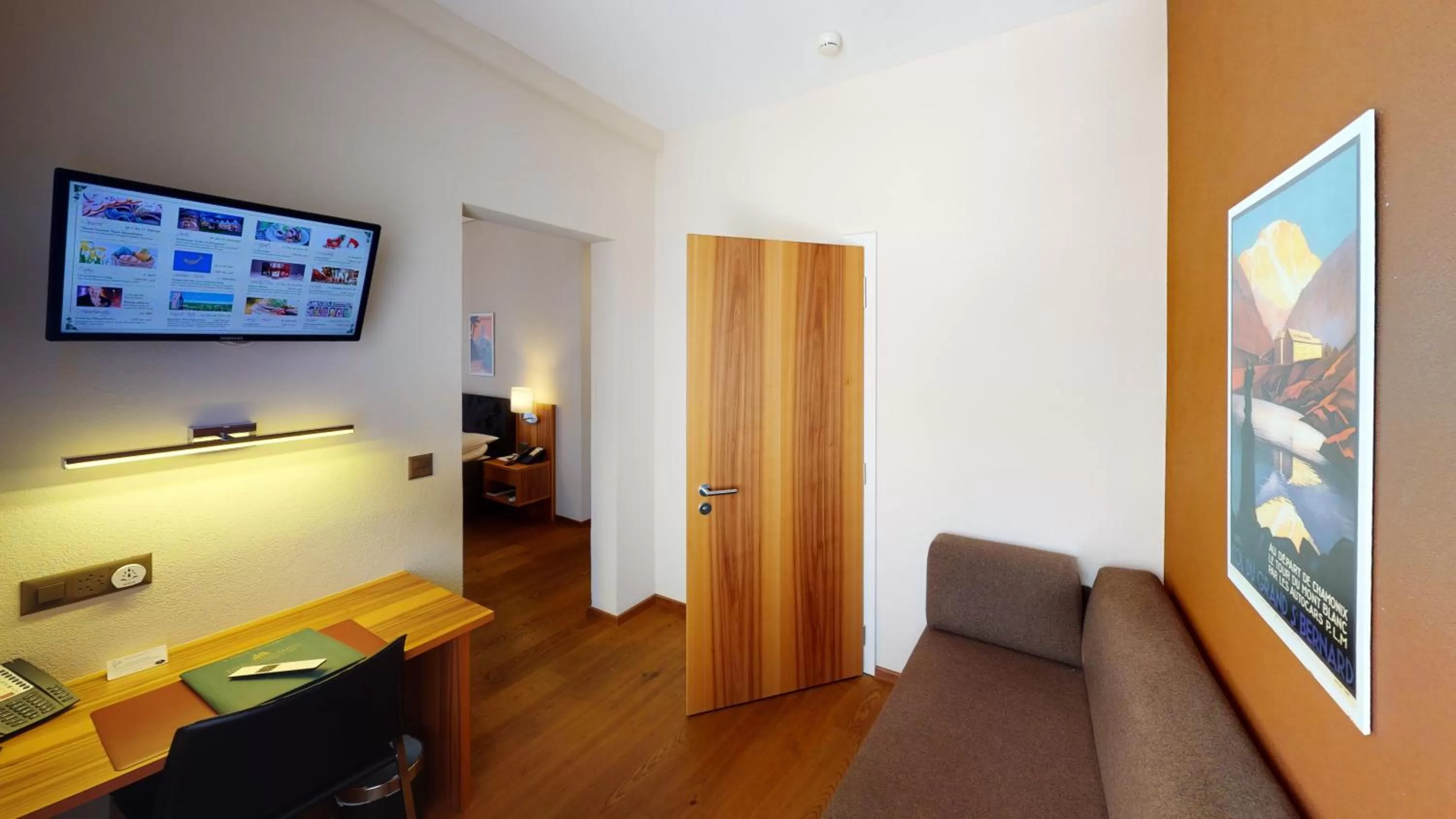 TV and multimedia in Hotel Ambassador