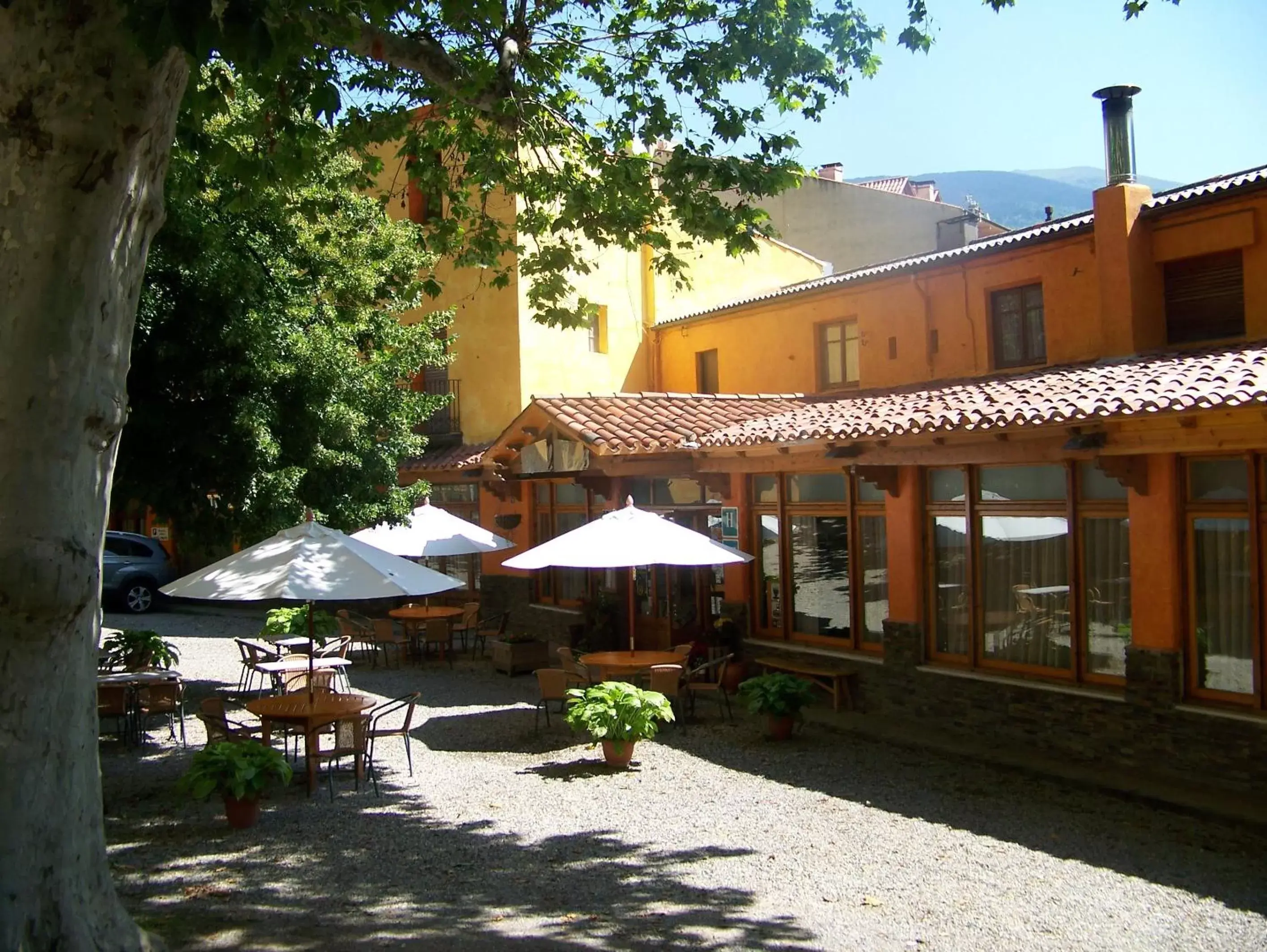Restaurant/places to eat, Property Building in Hotel Prats
