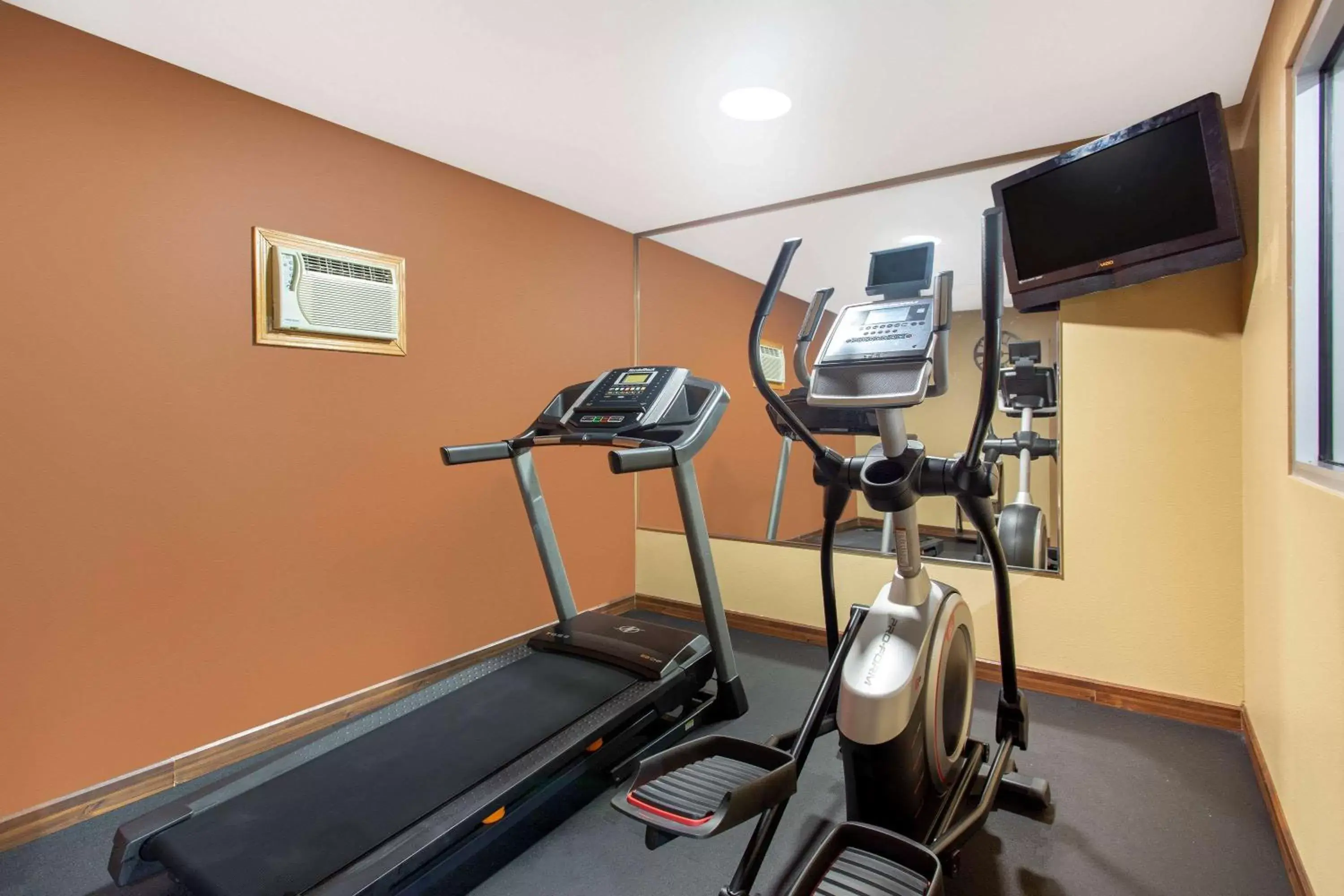 Fitness centre/facilities, Fitness Center/Facilities in AmericInn by Wyndham Boscobel