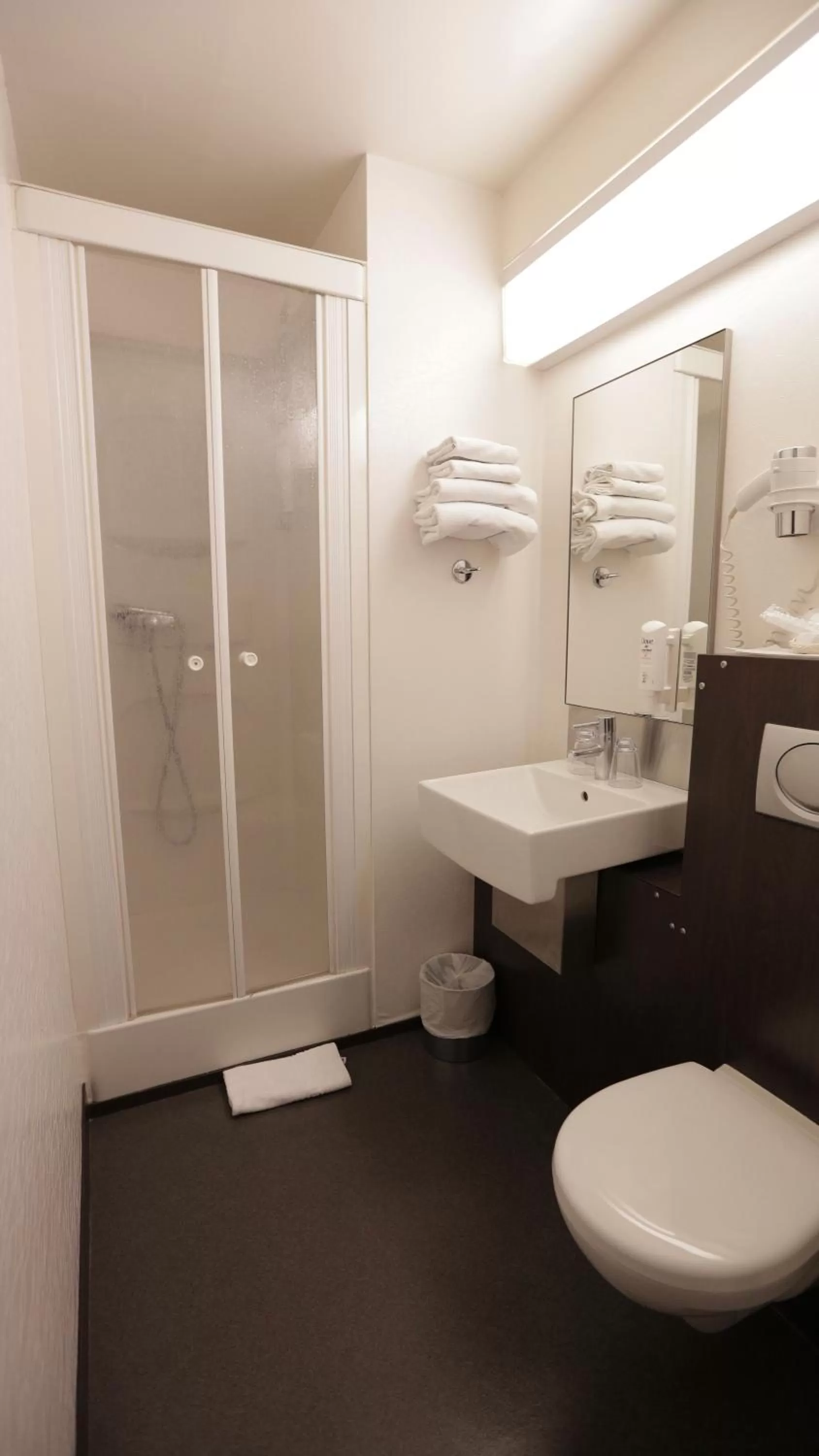 Bathroom in Hôtel Au Petit Caporal