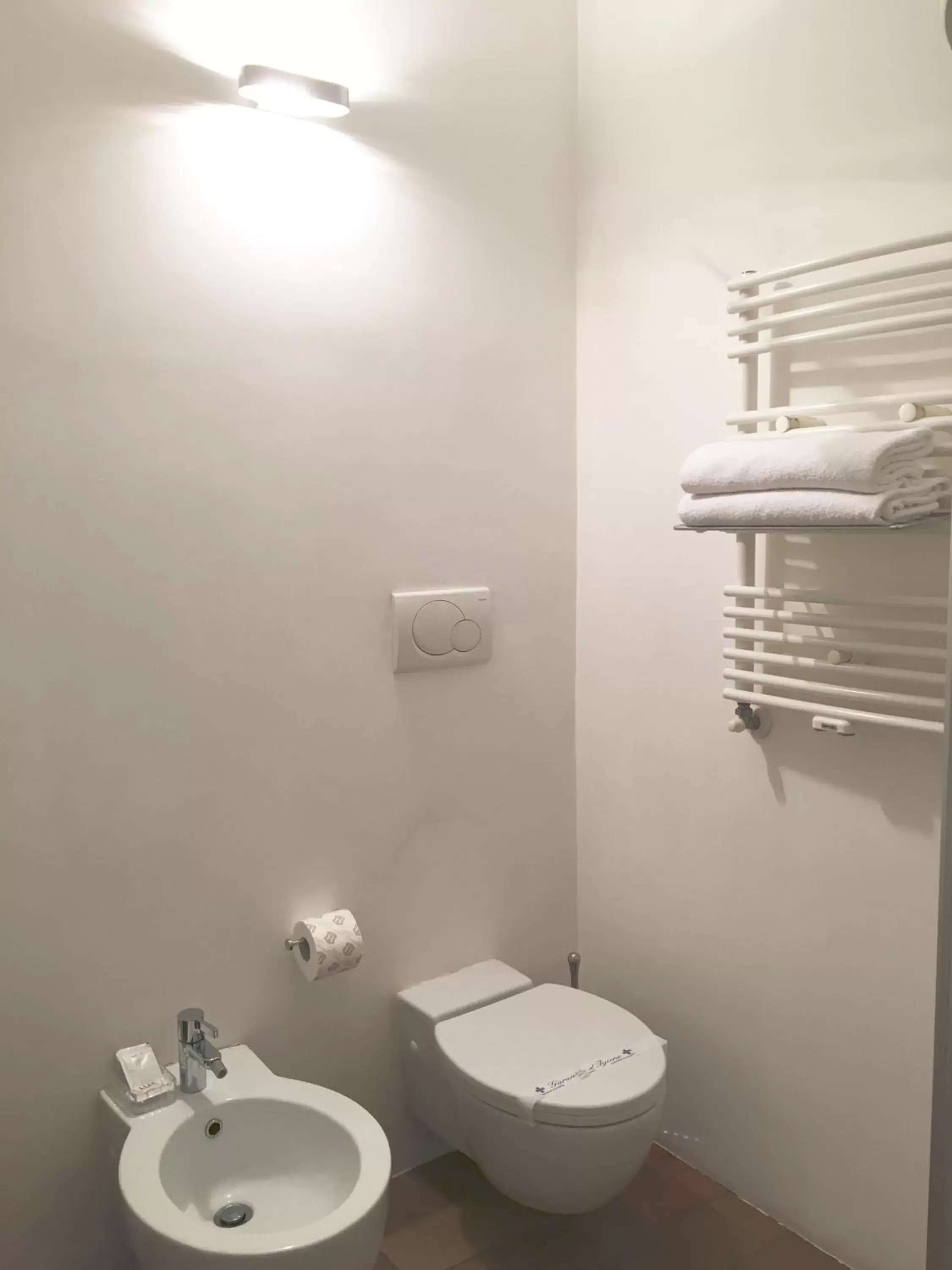 Bathroom in Vicolo del Lupo Guesthouse