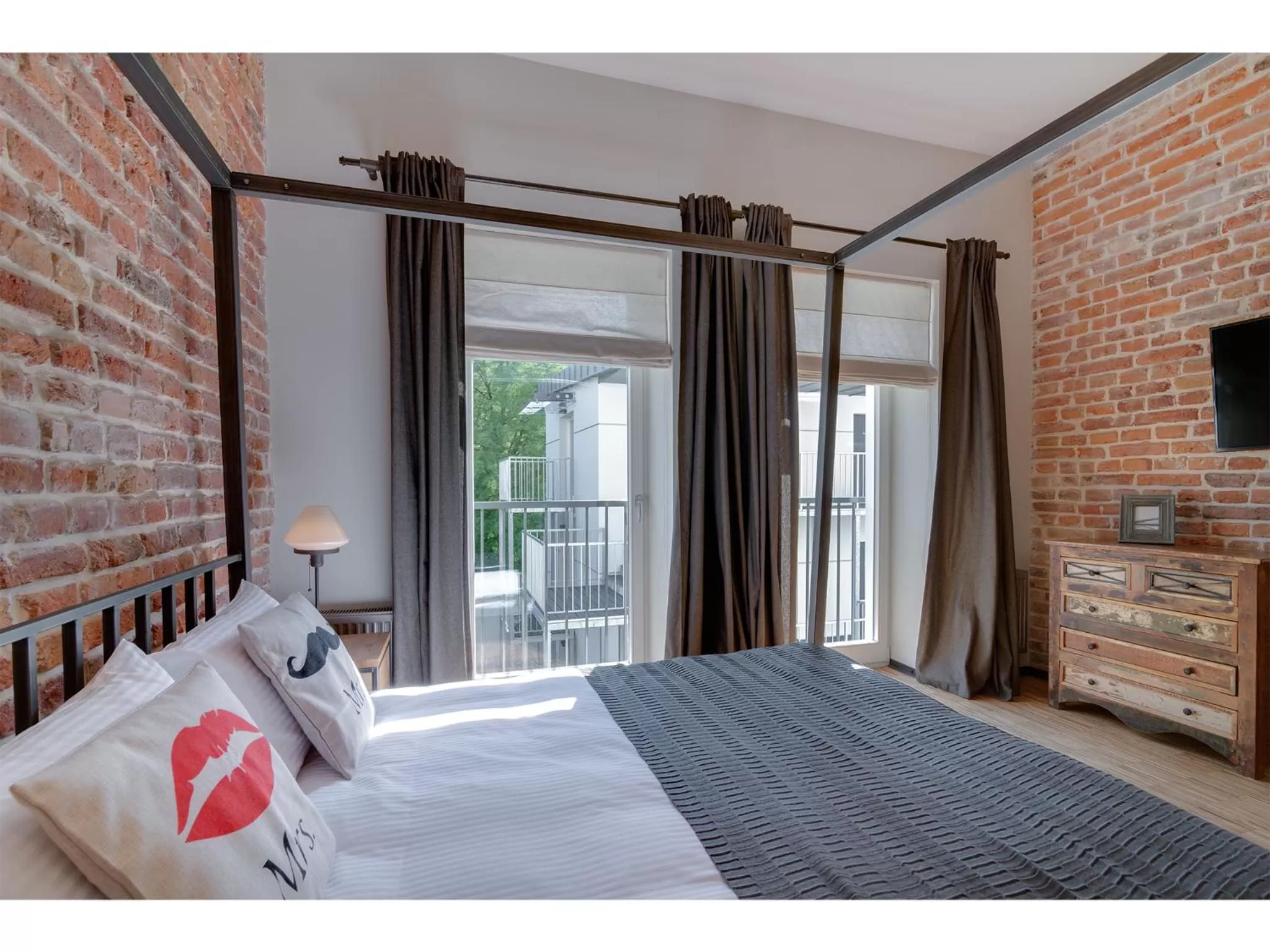 Photo of the whole room in Well Well Aparthotel