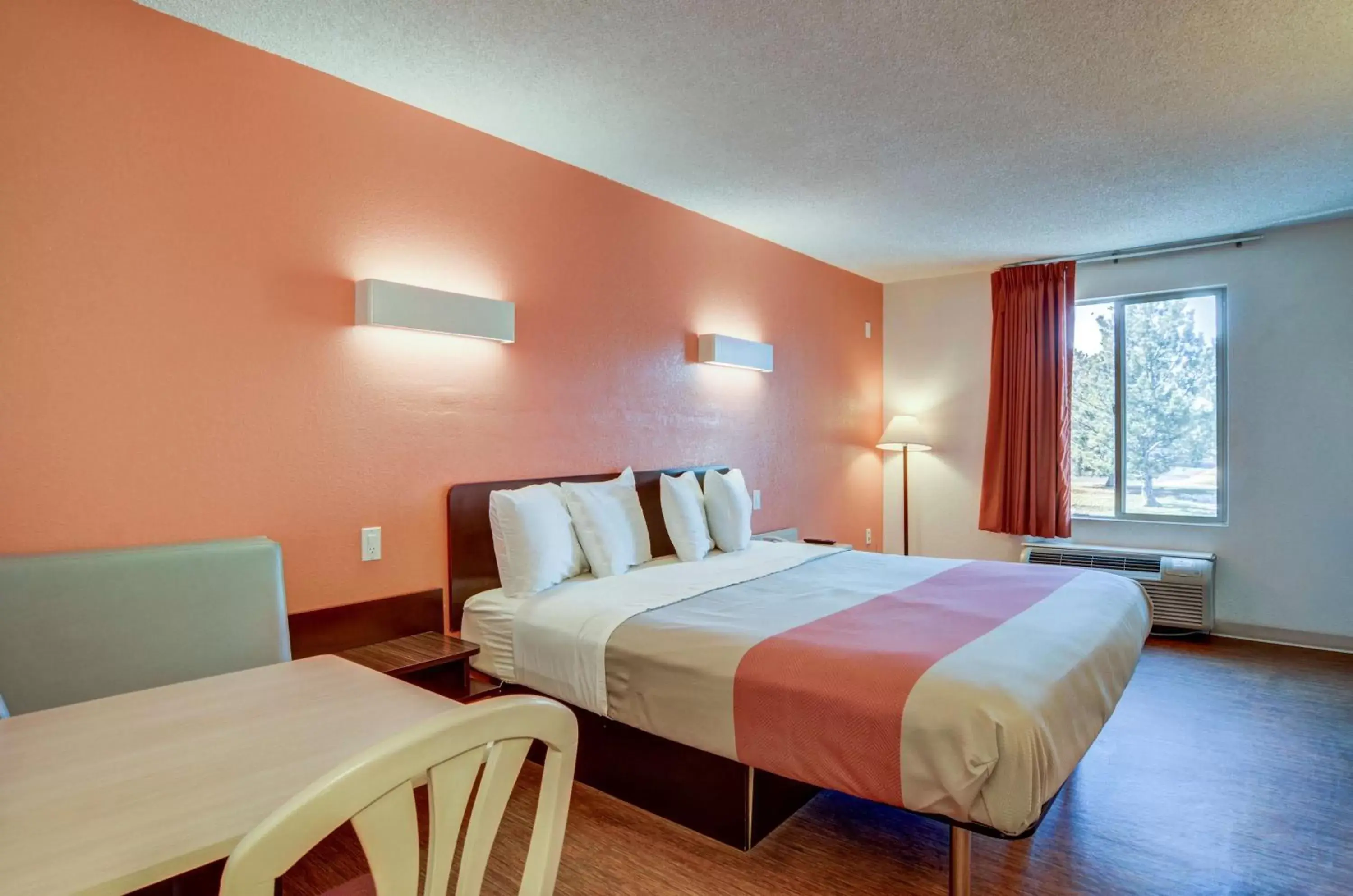 Bedroom, Room Photo in Motel 6-Greenwood Village, CO - Denver - South Tech Center