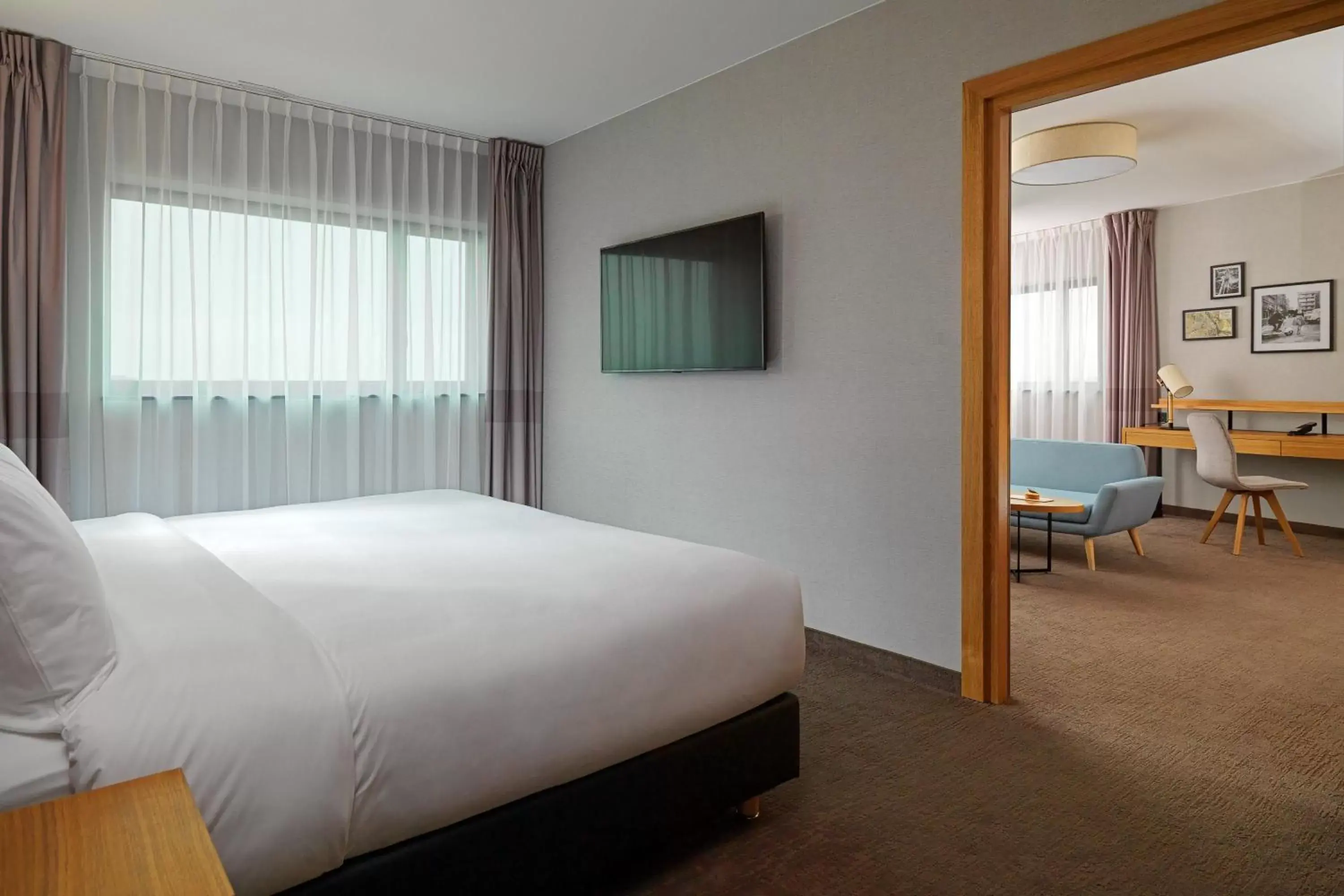 Bedroom, Bed in Four Points by Sheraton Warsaw Mokotow