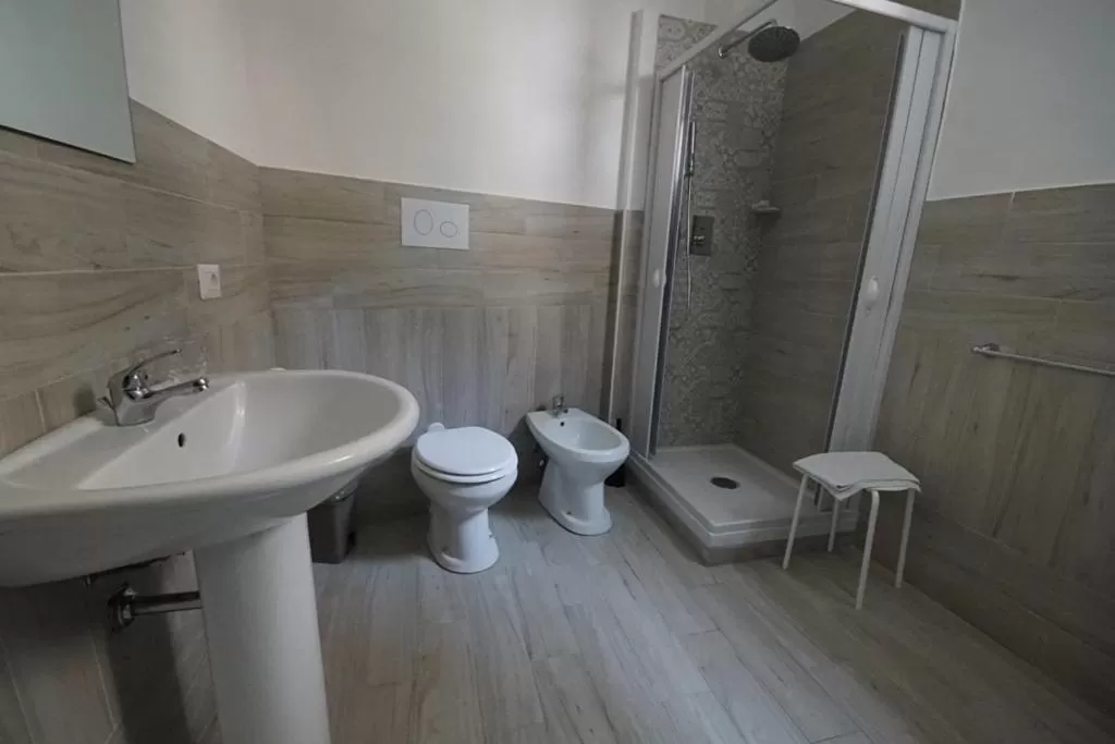 Shower in Locazione Turistica Domus Re