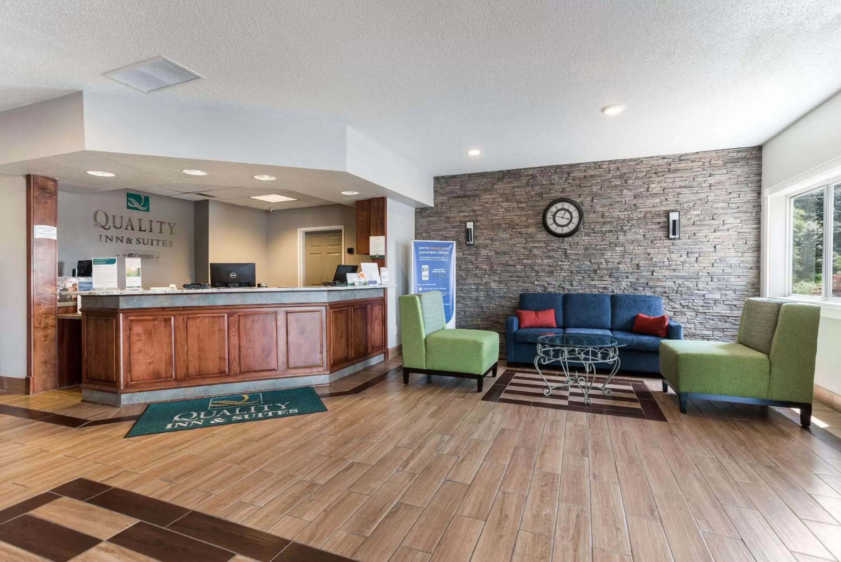 Lobby or reception in Quality Inn & Suites