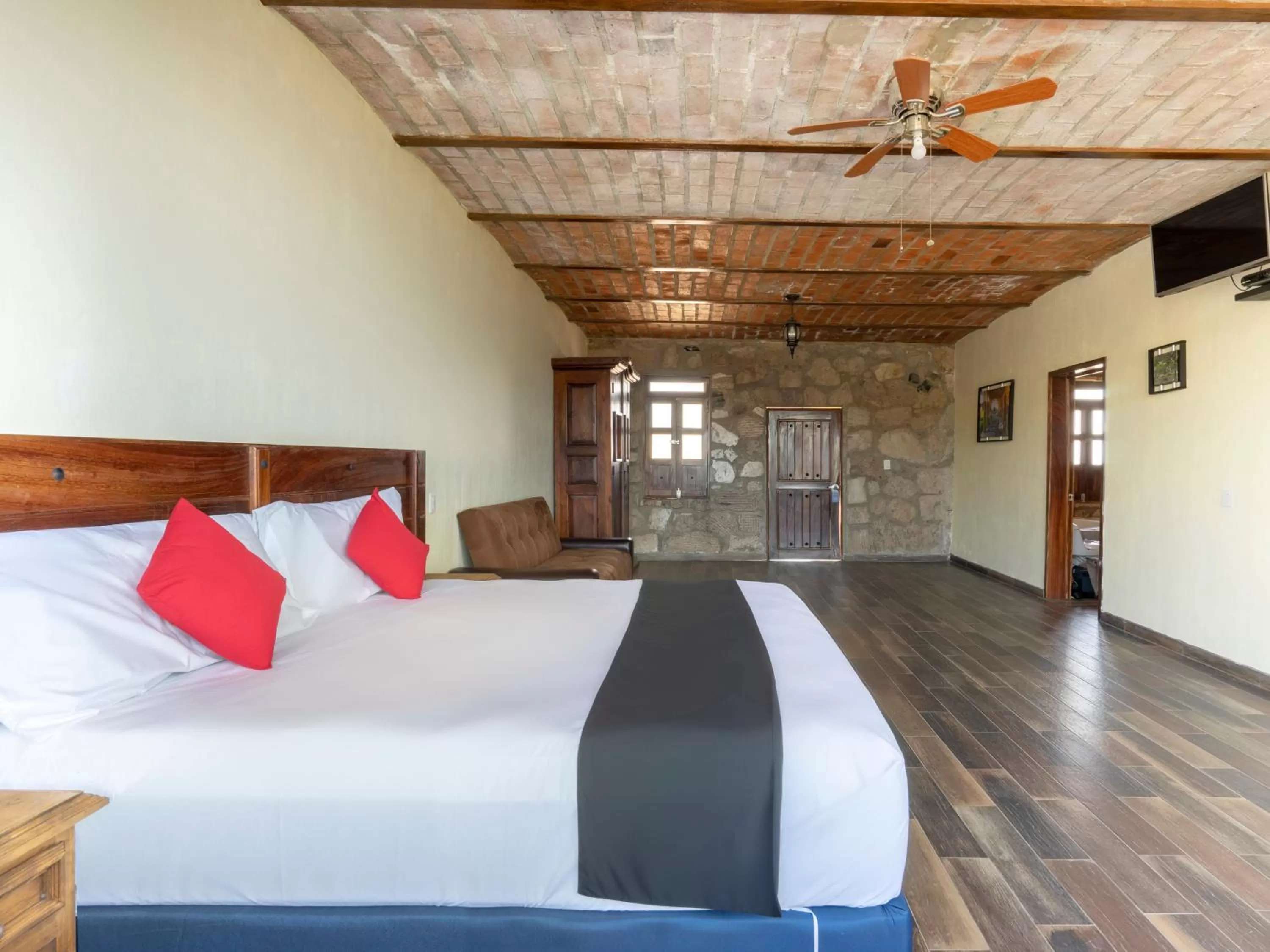 Bedroom in Capital O Hotel Posada Terraza, Tequila Jalisco