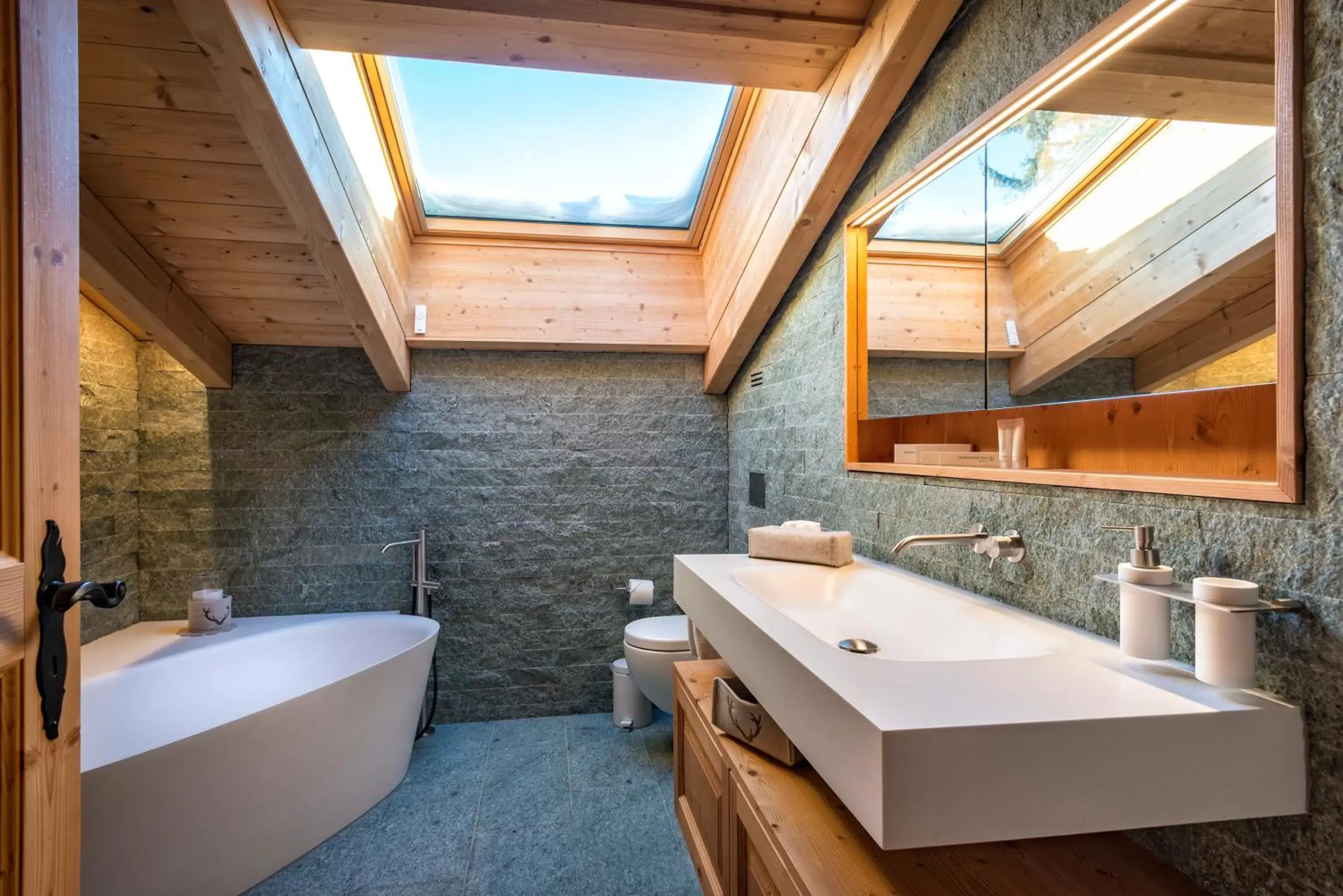 Bathroom in Hotel Sarain Active Mountain Resort