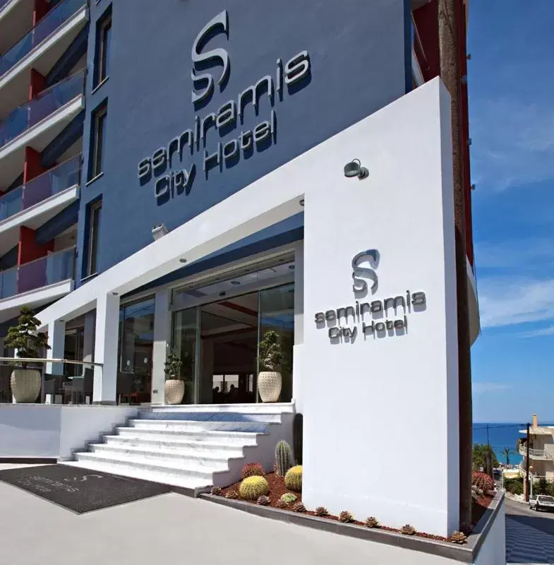 Property building in Semiramis City Hotel