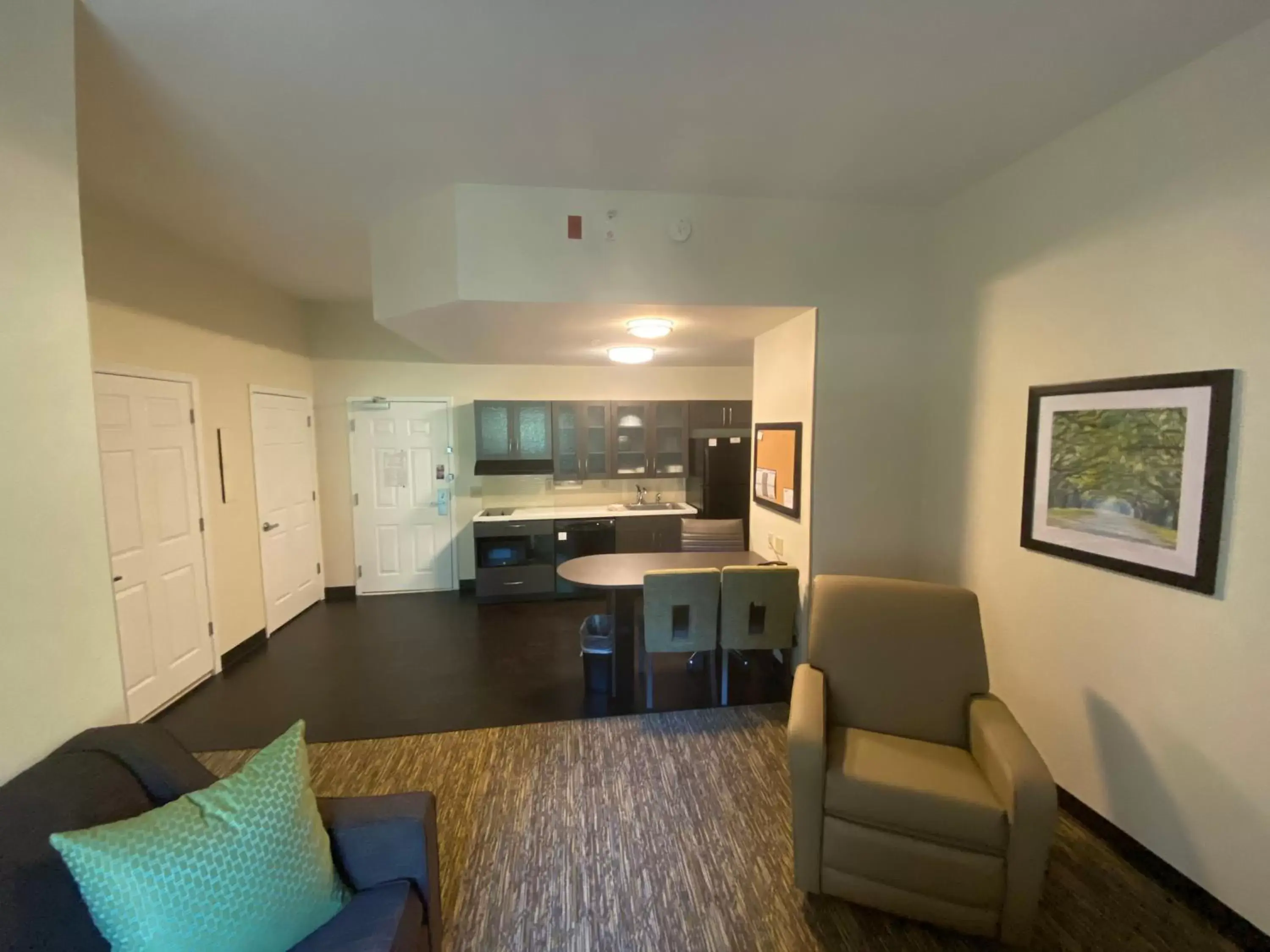 Kitchen/Kitchenette in Candlewood Suites Hattiesburg, an IHG Hotel