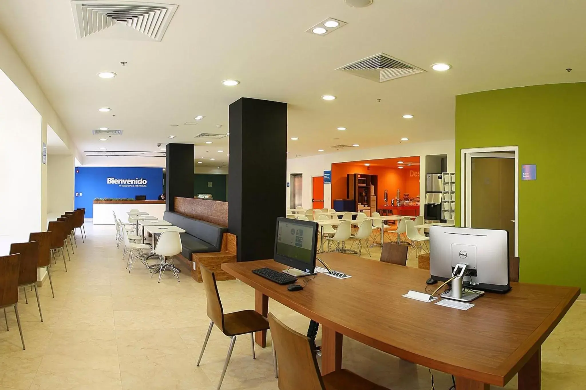 Business facilities in One Xalapa Las Animas