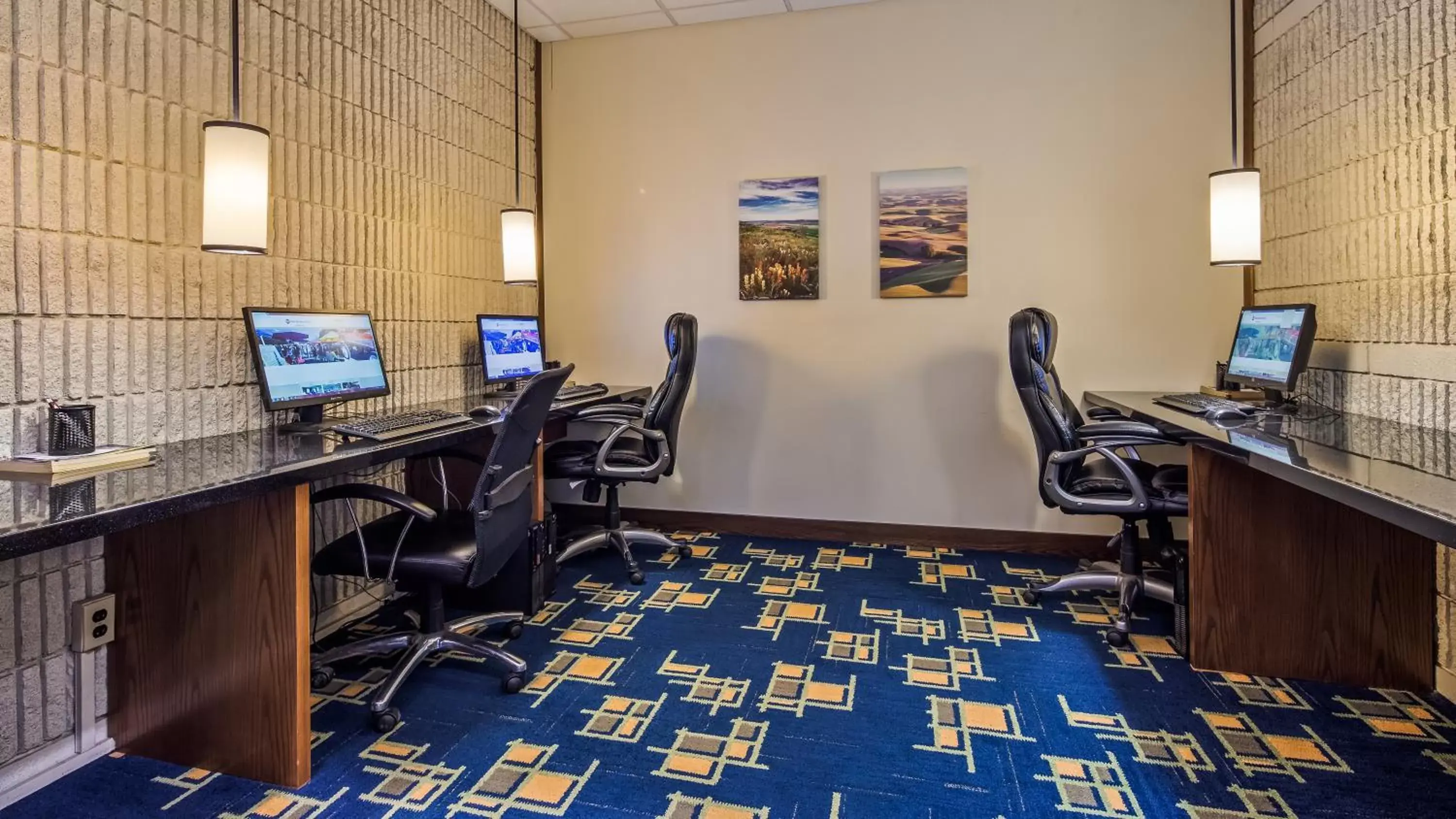 Business facilities, Business Area/Conference Room in Best Western Plus University Inn