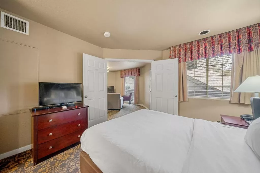 Bedroom, Bed in The 505 Collection Buckhead