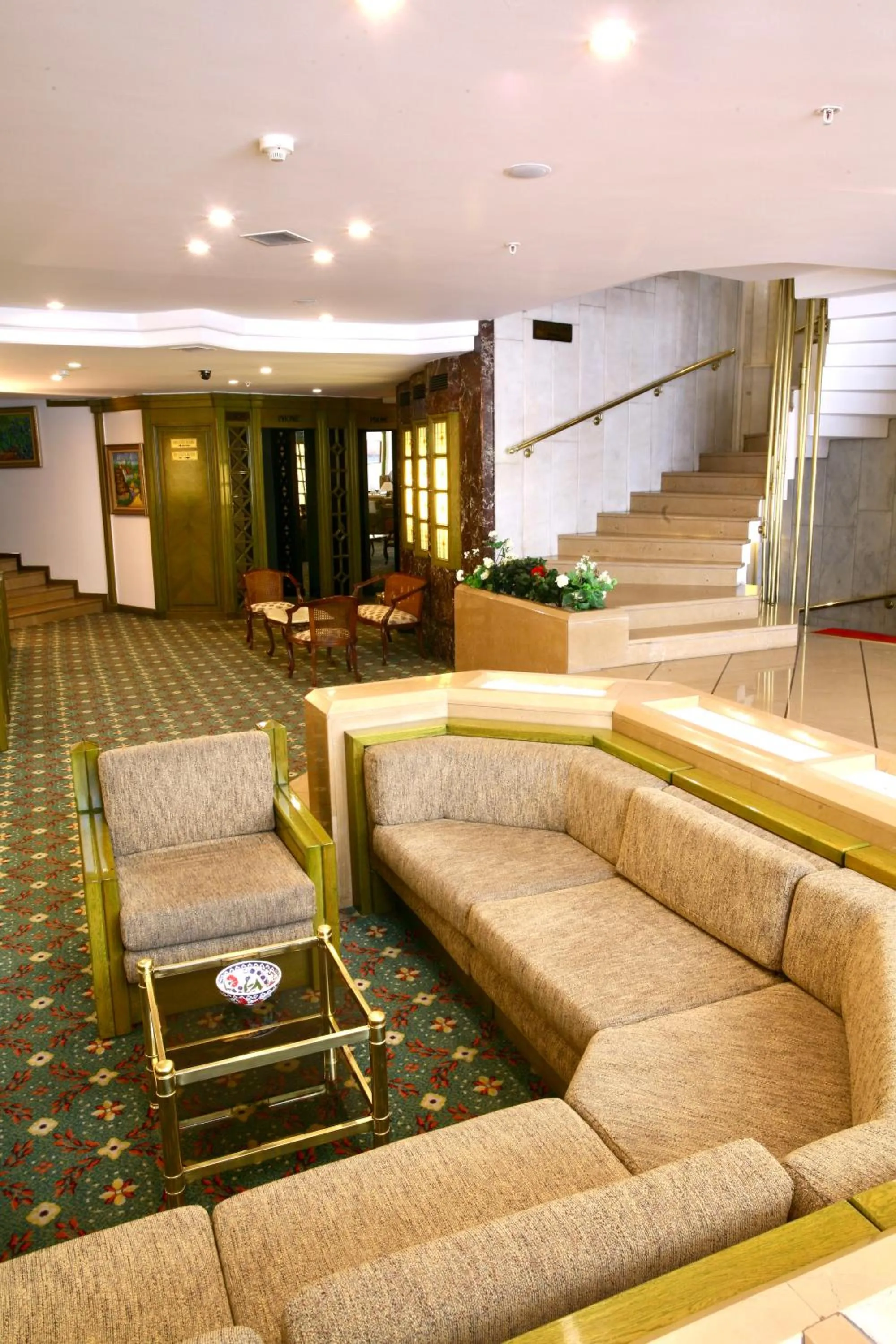 Lobby or reception in Istanbul Royal Hotel