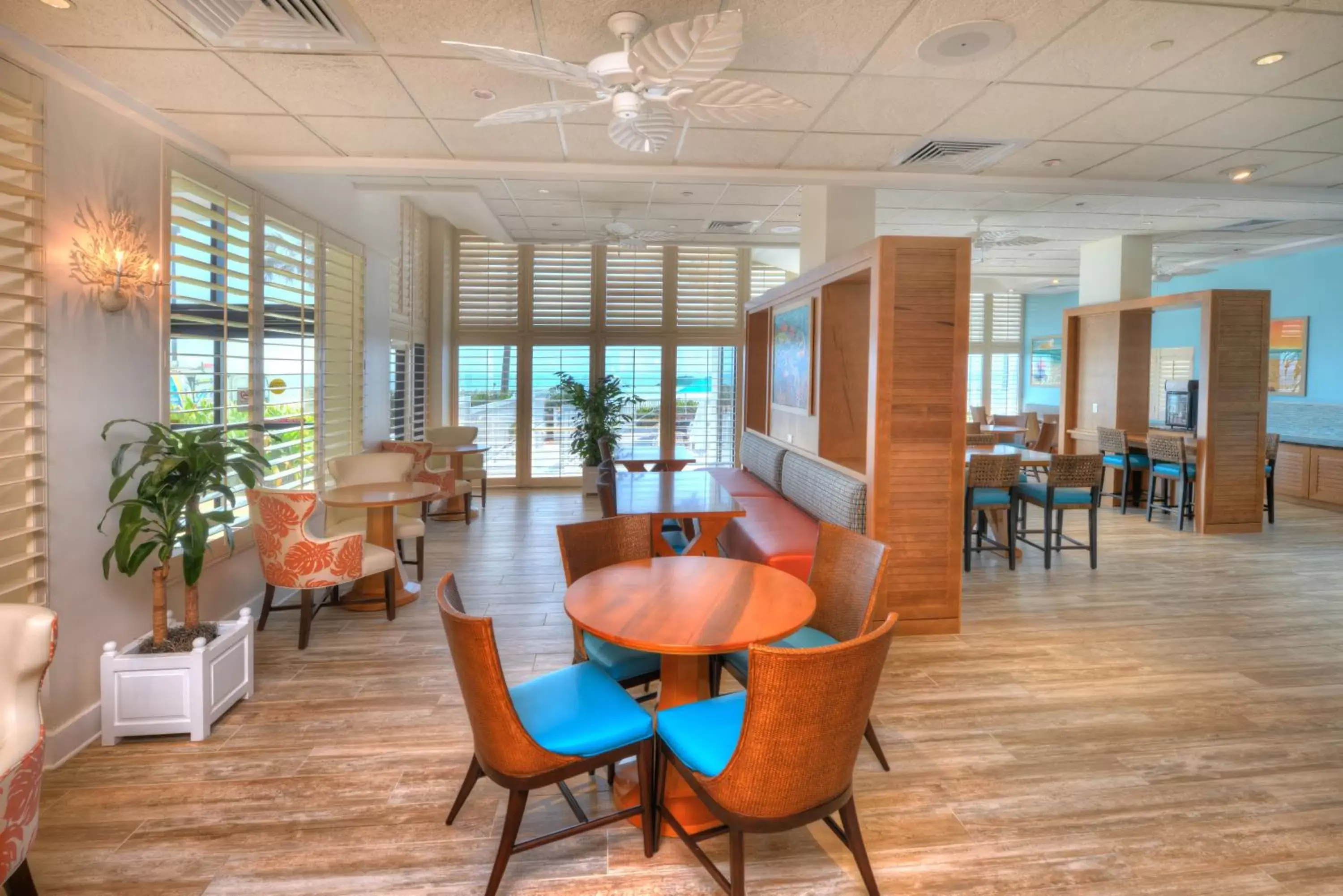 Area and facilities in Bahama House - Daytona Beach Shores