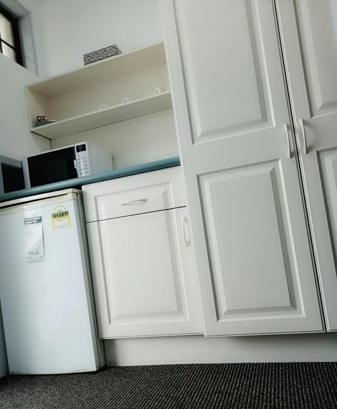 Coffee/tea facilities in Excelsior Motor Inn