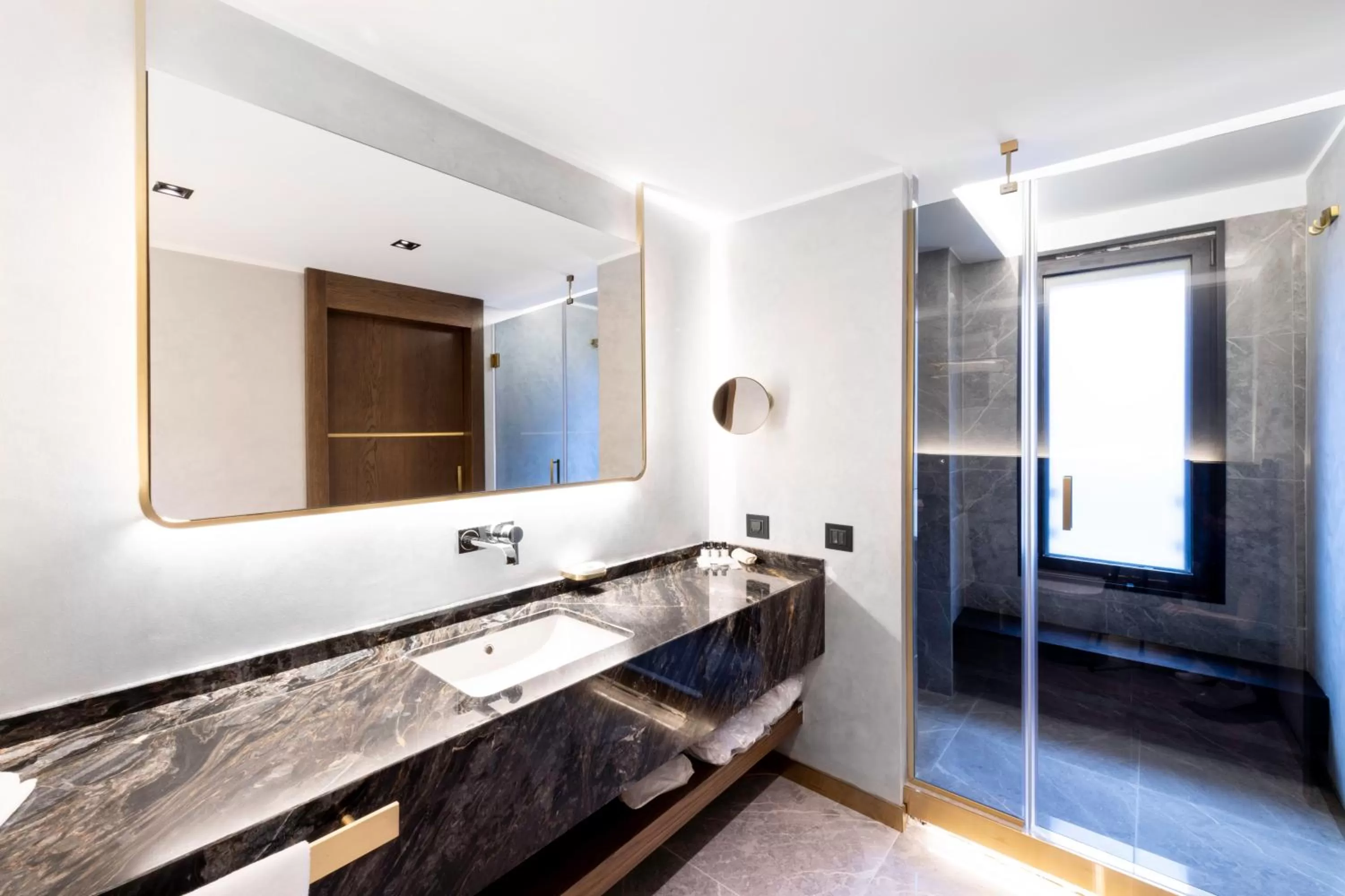 Shower in The Wings Hotel Istanbul