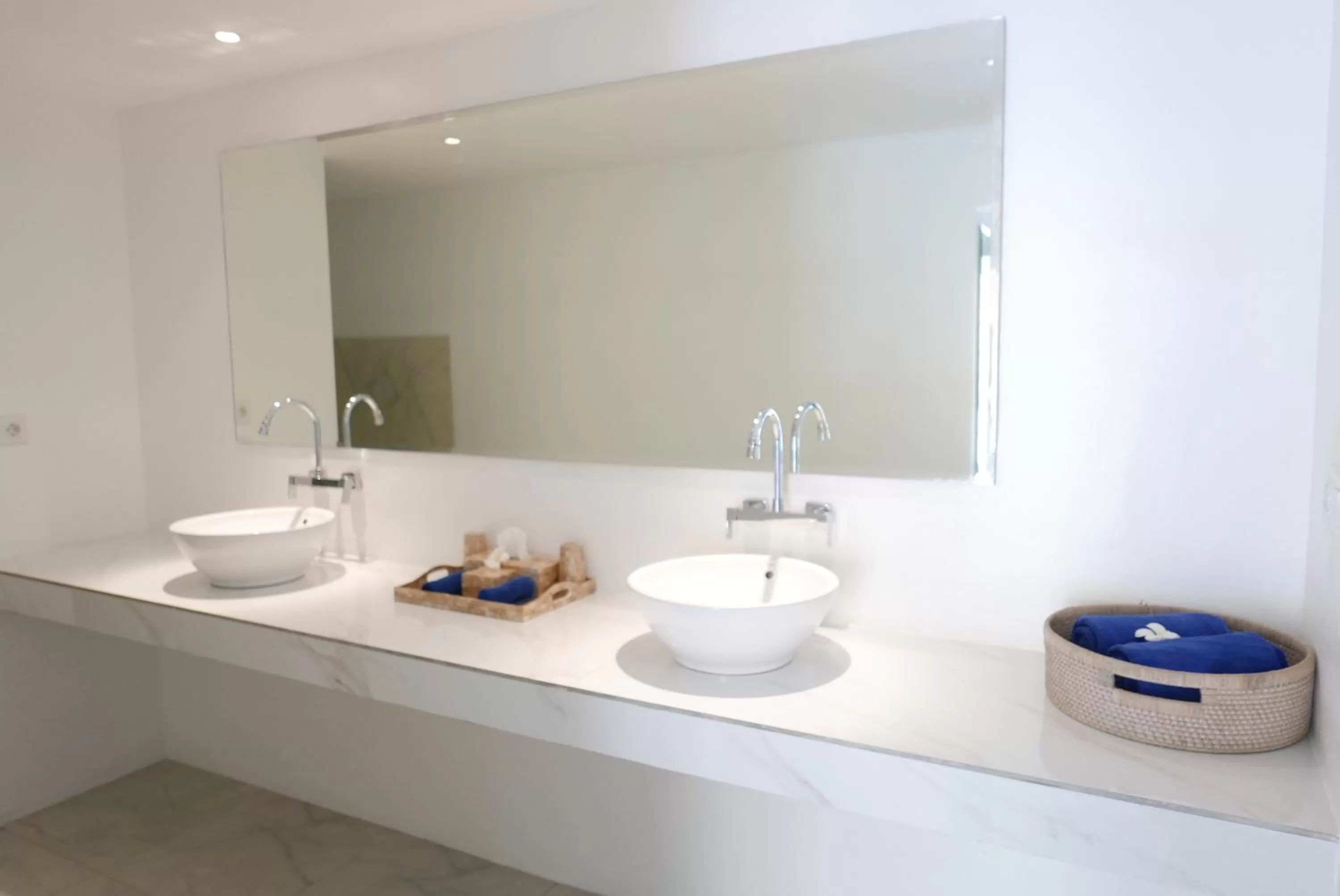 Bathroom in Seri Resort Gili Meno - Adults Only