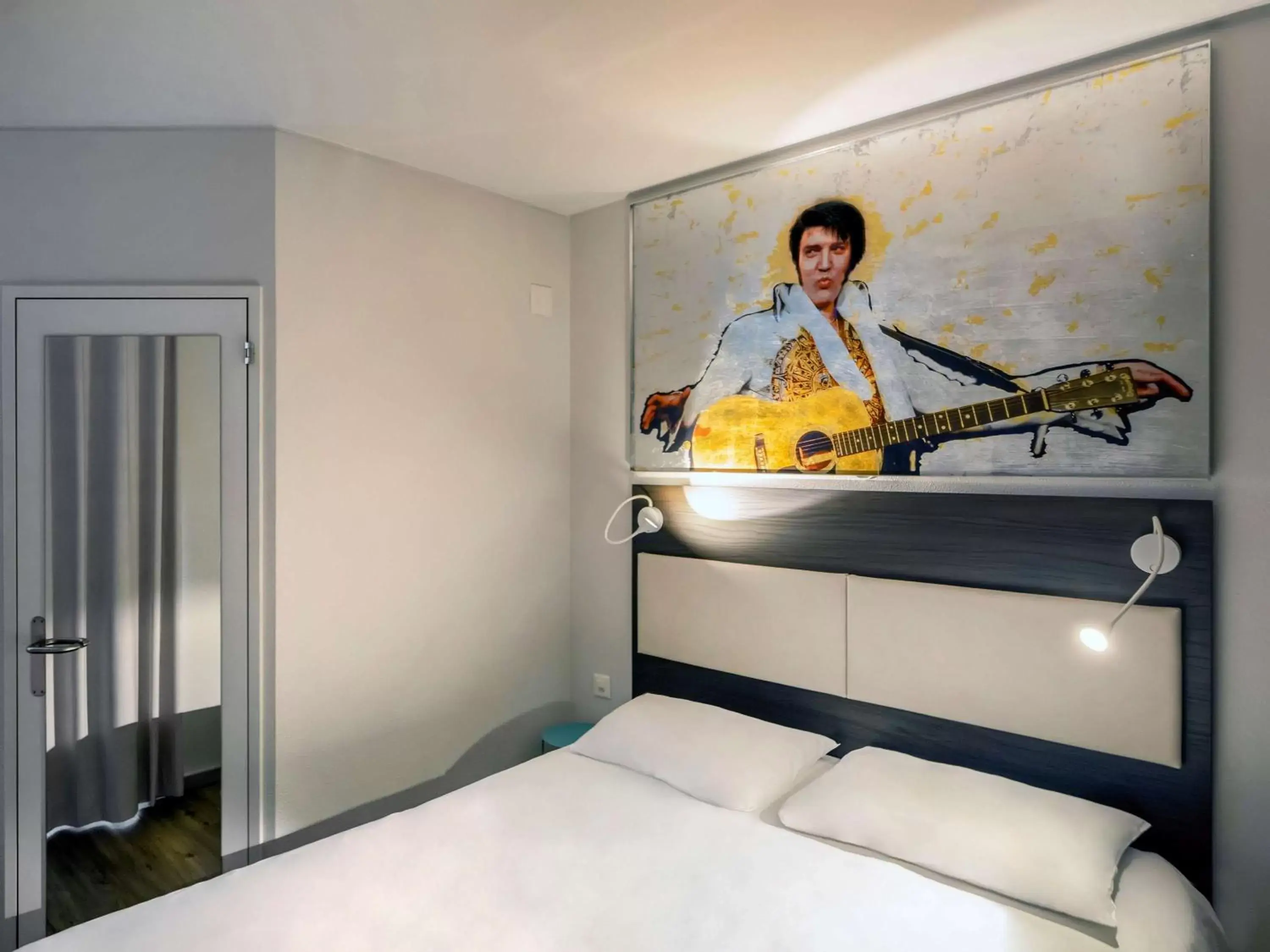 Bedroom, Bed in ibis Locarno Bedroom, Bed in ibis Locarno