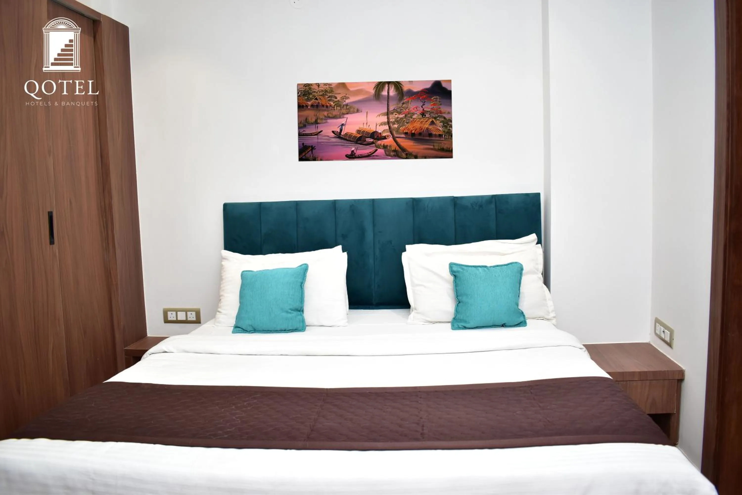 Bed in Qotel Comfort Ashok Vihar - Near Delhi University