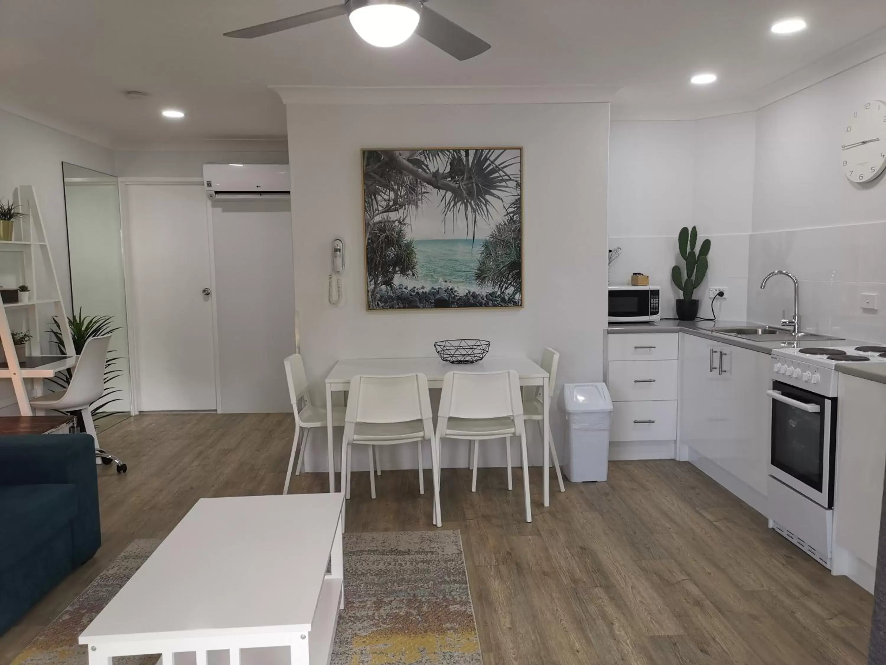 Dining Area in Bay of Palms