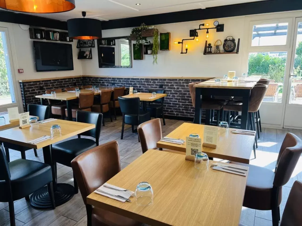 Restaurant/places to eat in Kyriad Lisieux Restaurant/places to eat in Kyriad Lisieux