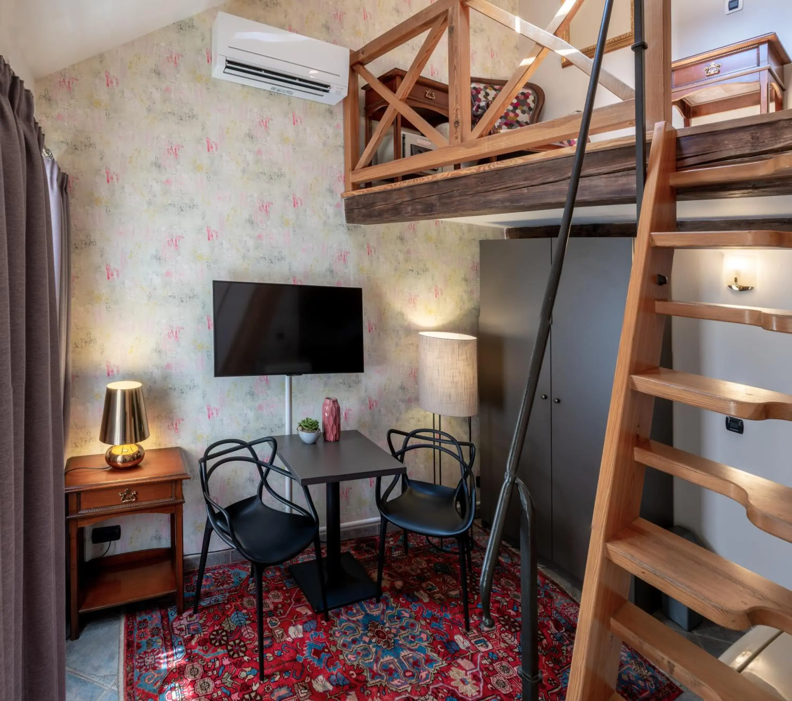 Duplex Studio in Chateau 9 Apartments by Adrez Living