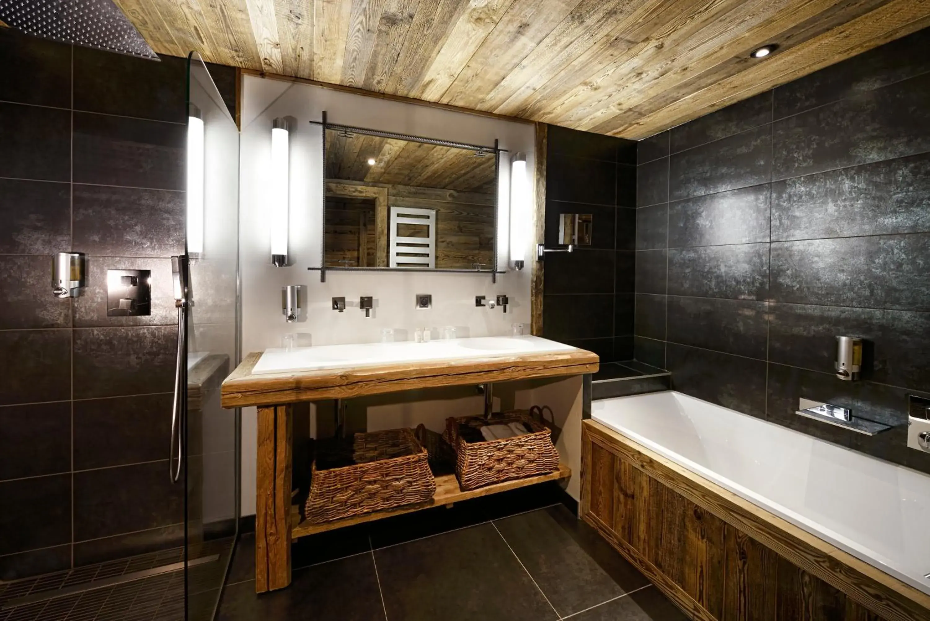Bathroom in Chalet-Hotel La Marmotte, La Tapiaz & SPA, The Originals Relais (Hotel-Chalet de Tradition)