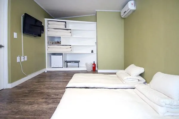 Decorative detail, Bed in Crib 49 Guesthouse - Foreigner only