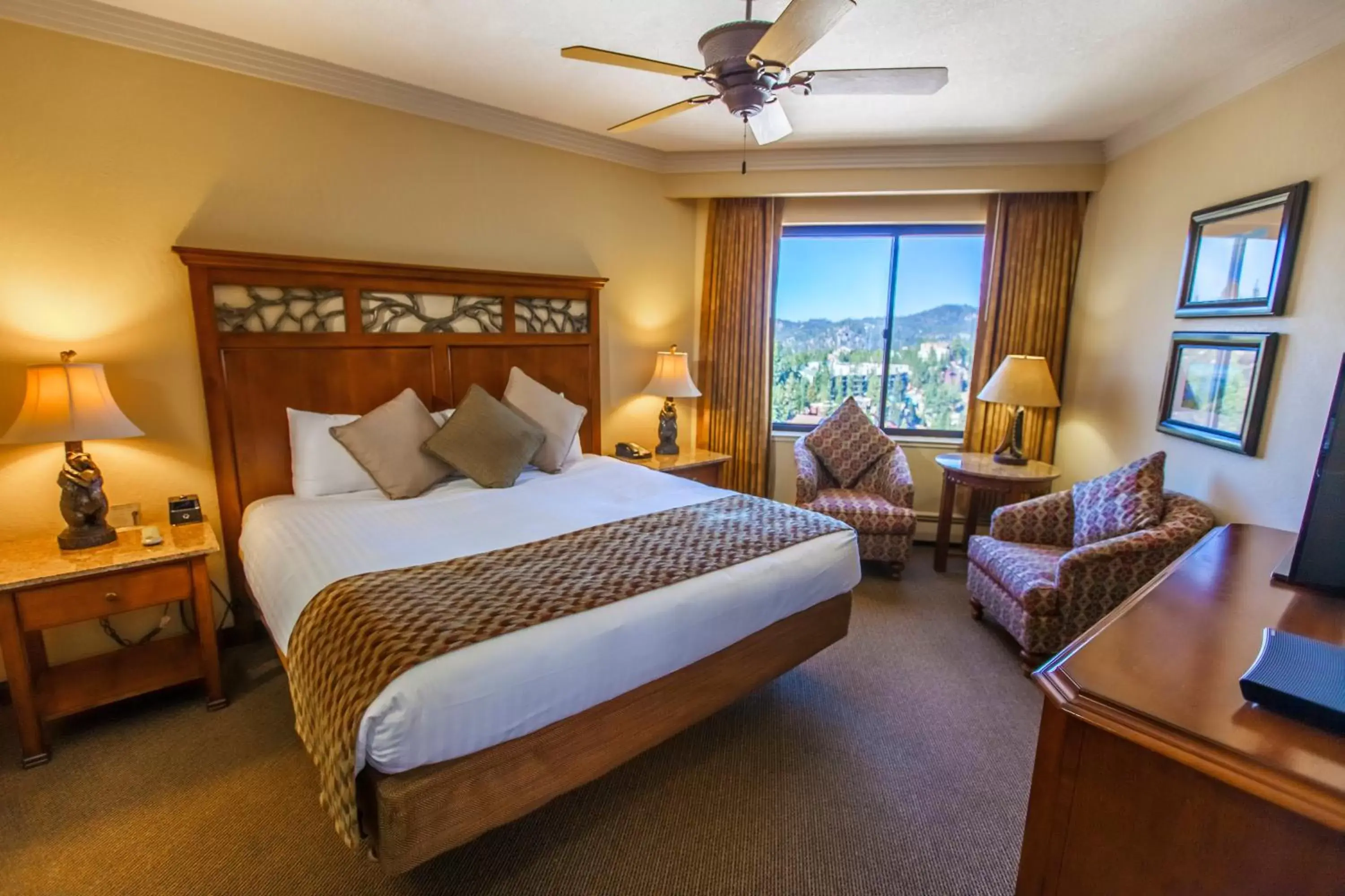 Bedroom, Room Photo in Holiday Inn Club Vacations - Tahoe Ridge Resort, an IHG Hotel