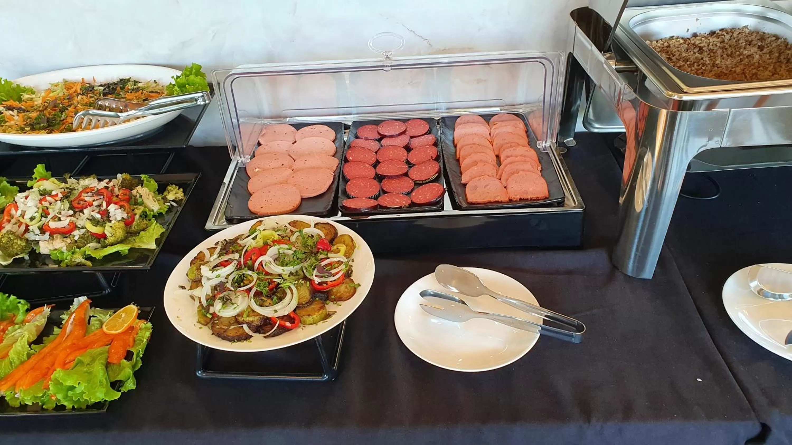 Restaurant/places to eat in CAROUSEL HOTEL