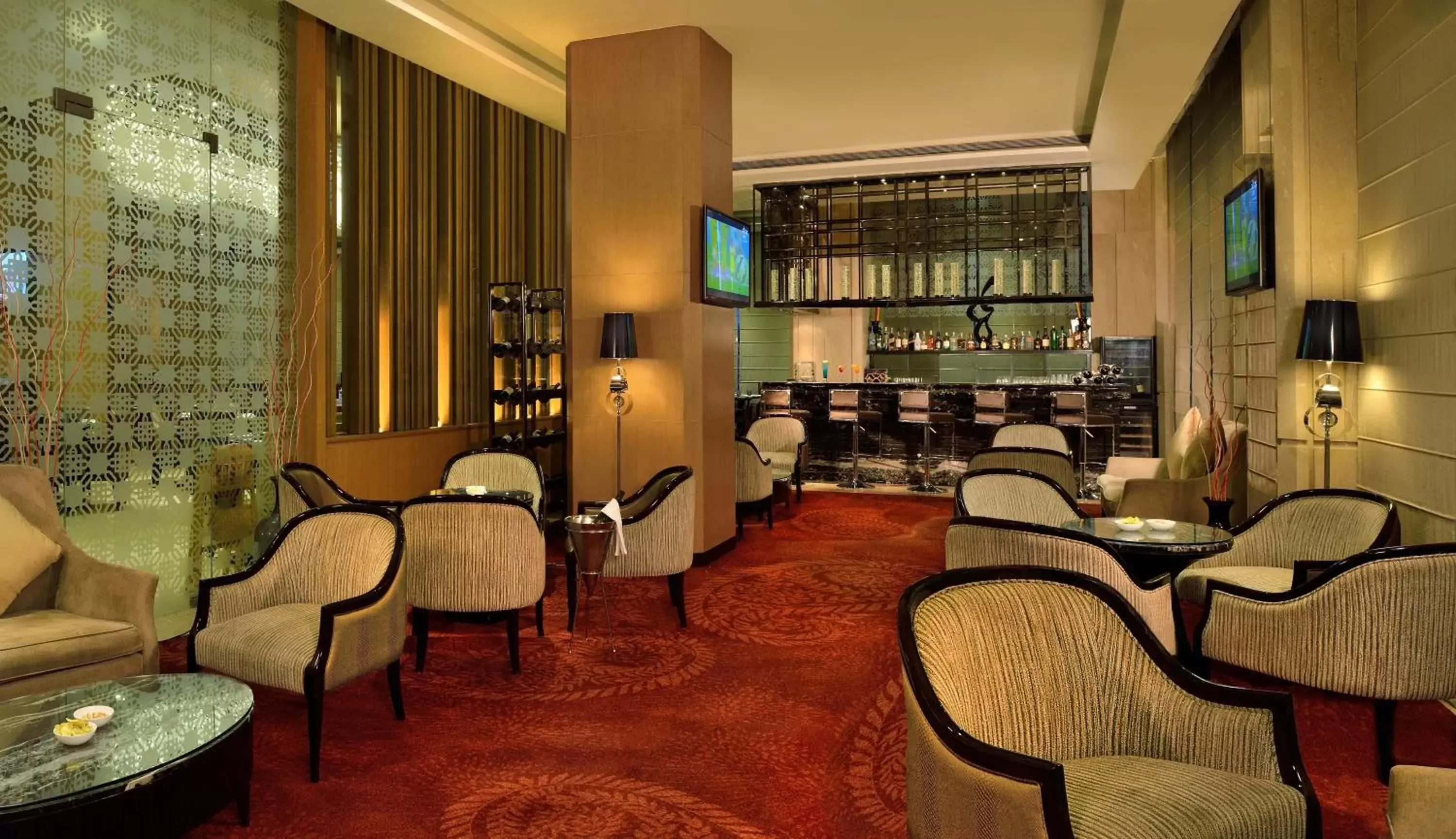 Lounge or bar, Restaurant/Places to Eat in Radisson Blu Jaipur