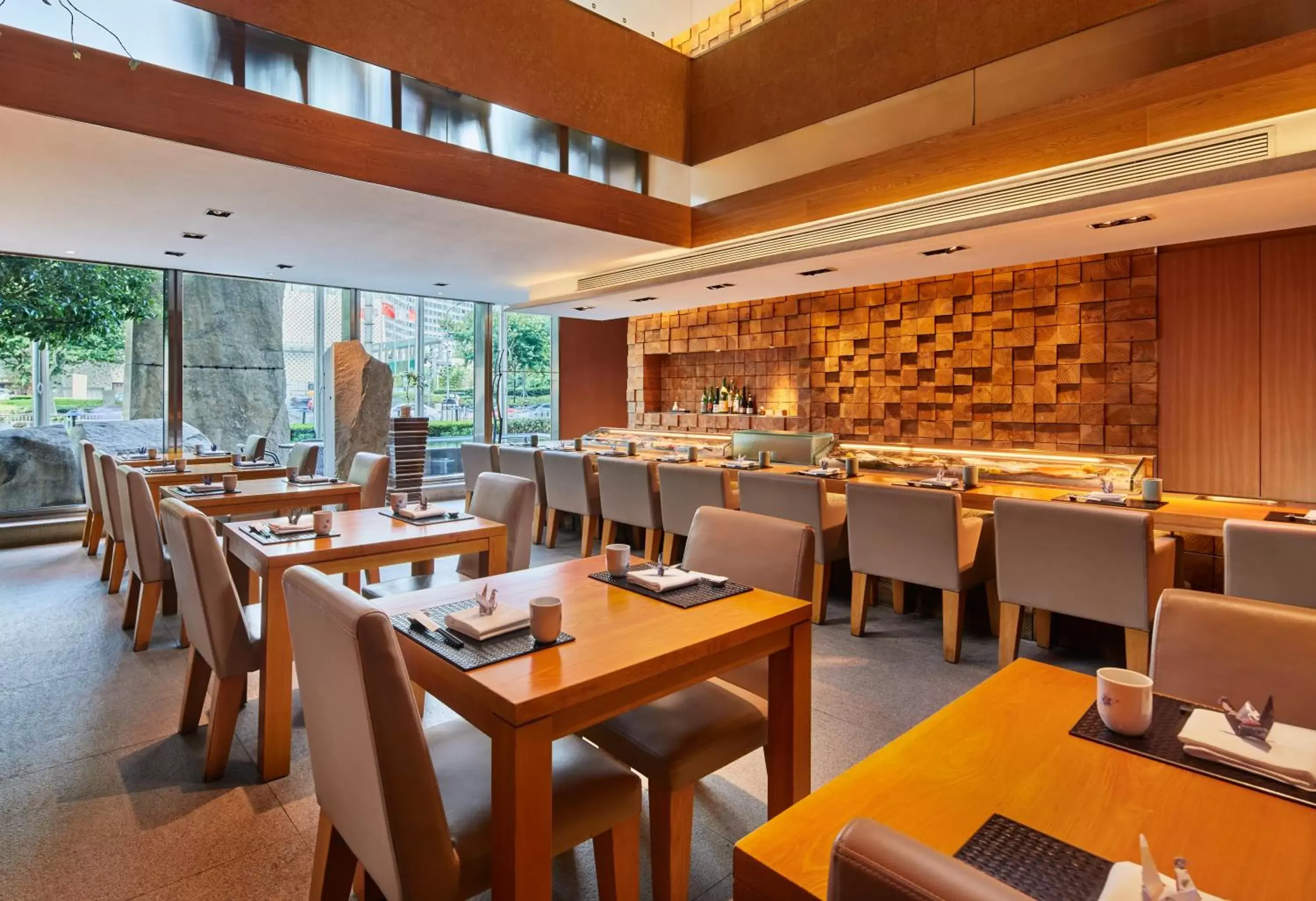 Restaurant/Places to Eat in Pudong Shangri-La, Shanghai