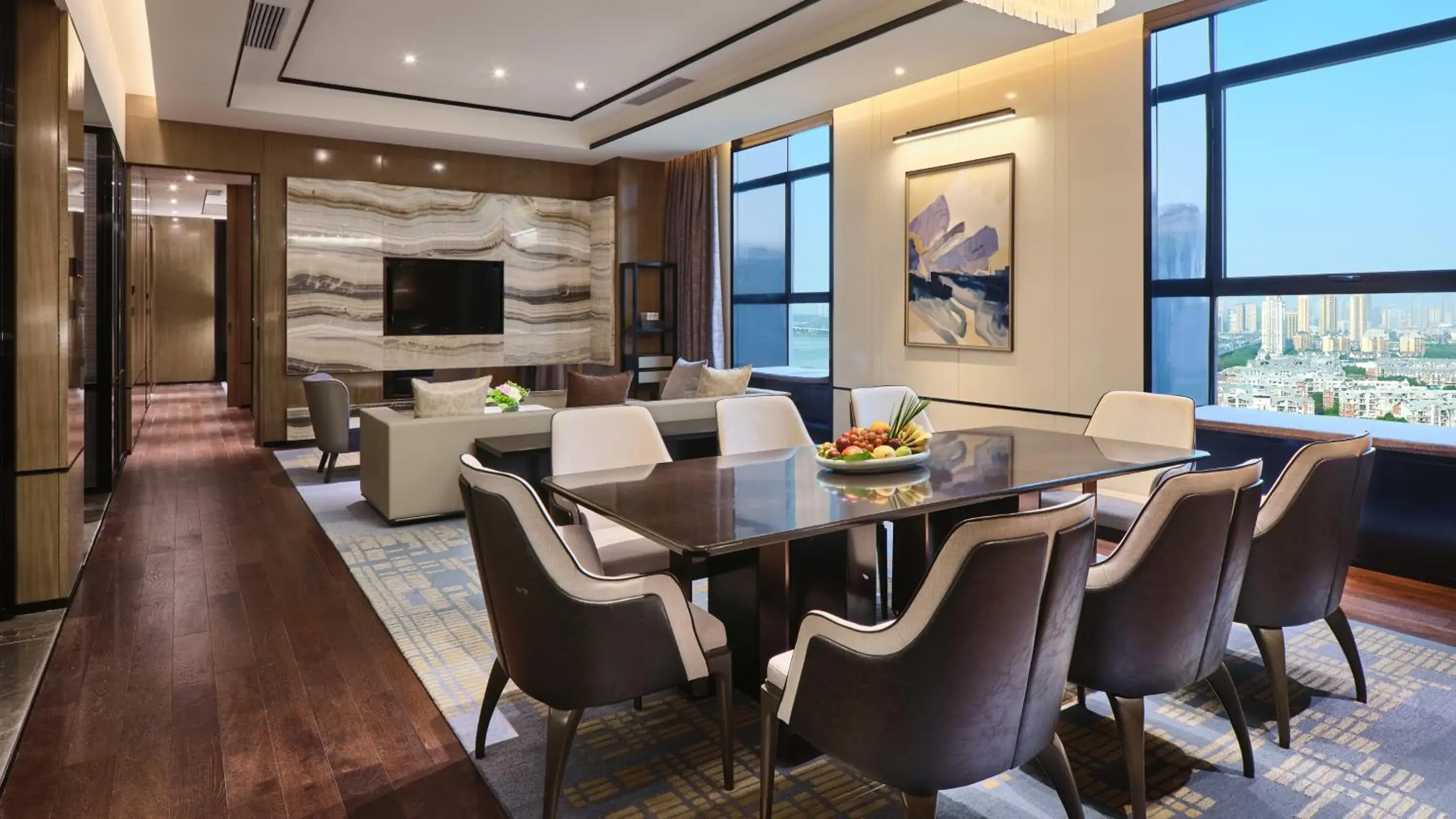 Living room in Crowne Plaza Wuhan Development Zone by IHG Living room in Crowne Plaza Wuhan Development Zone by IHG