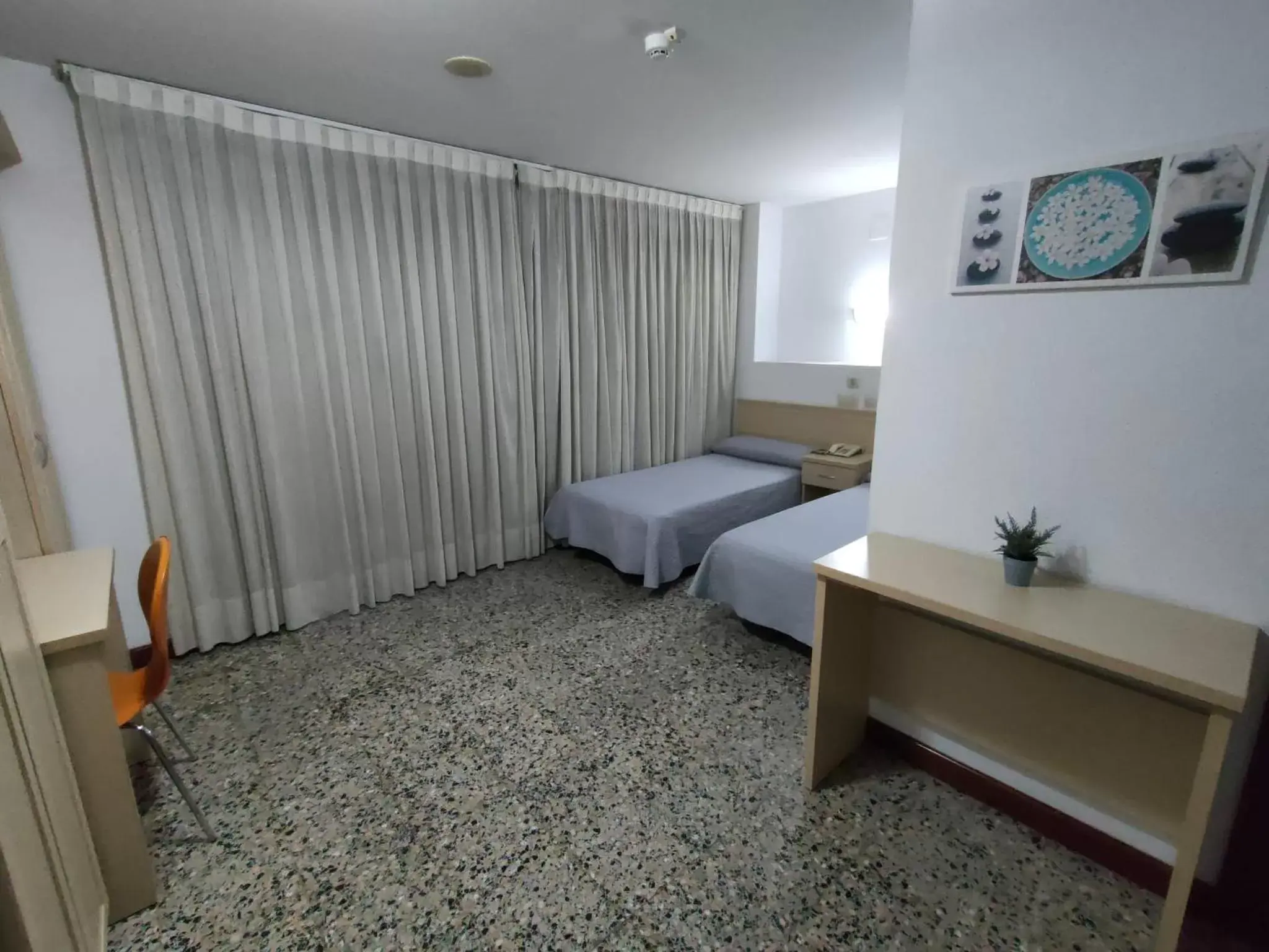 Photo of the whole room, Bed in Hotel Cogullada