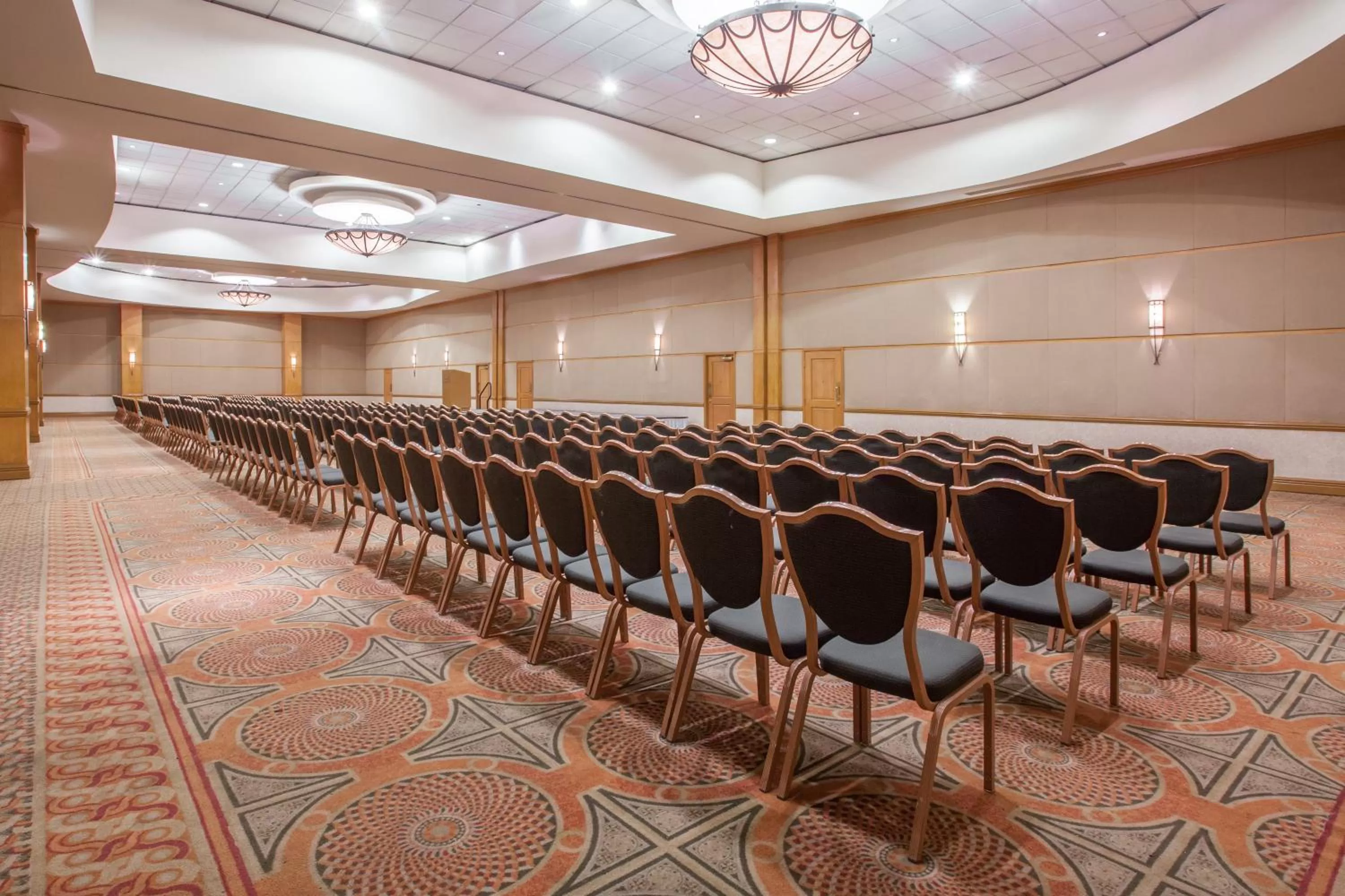 Meeting/conference room in Crowne Plaza Torreon by IHG