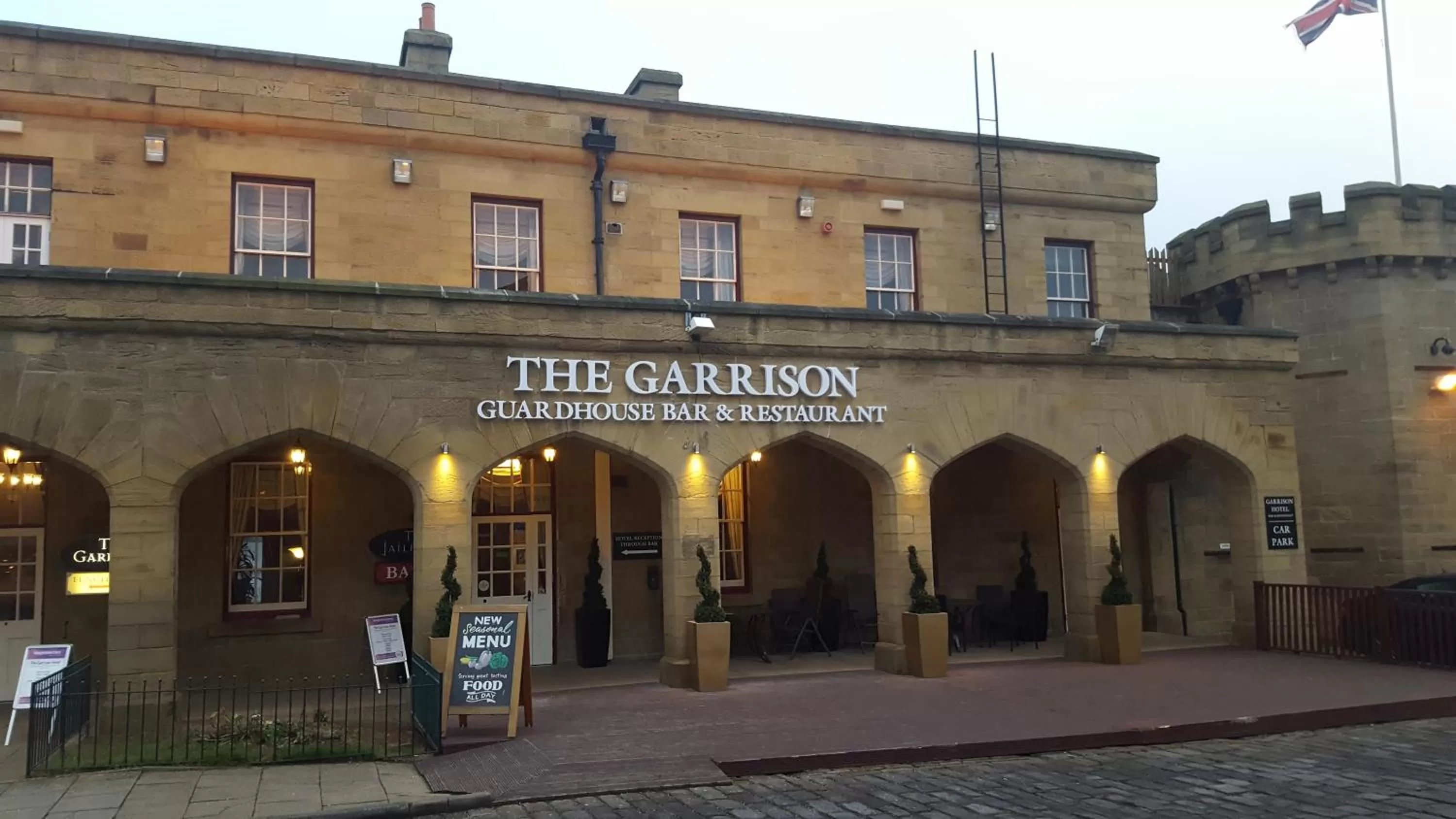 Facade/entrance in Garrison Hotel