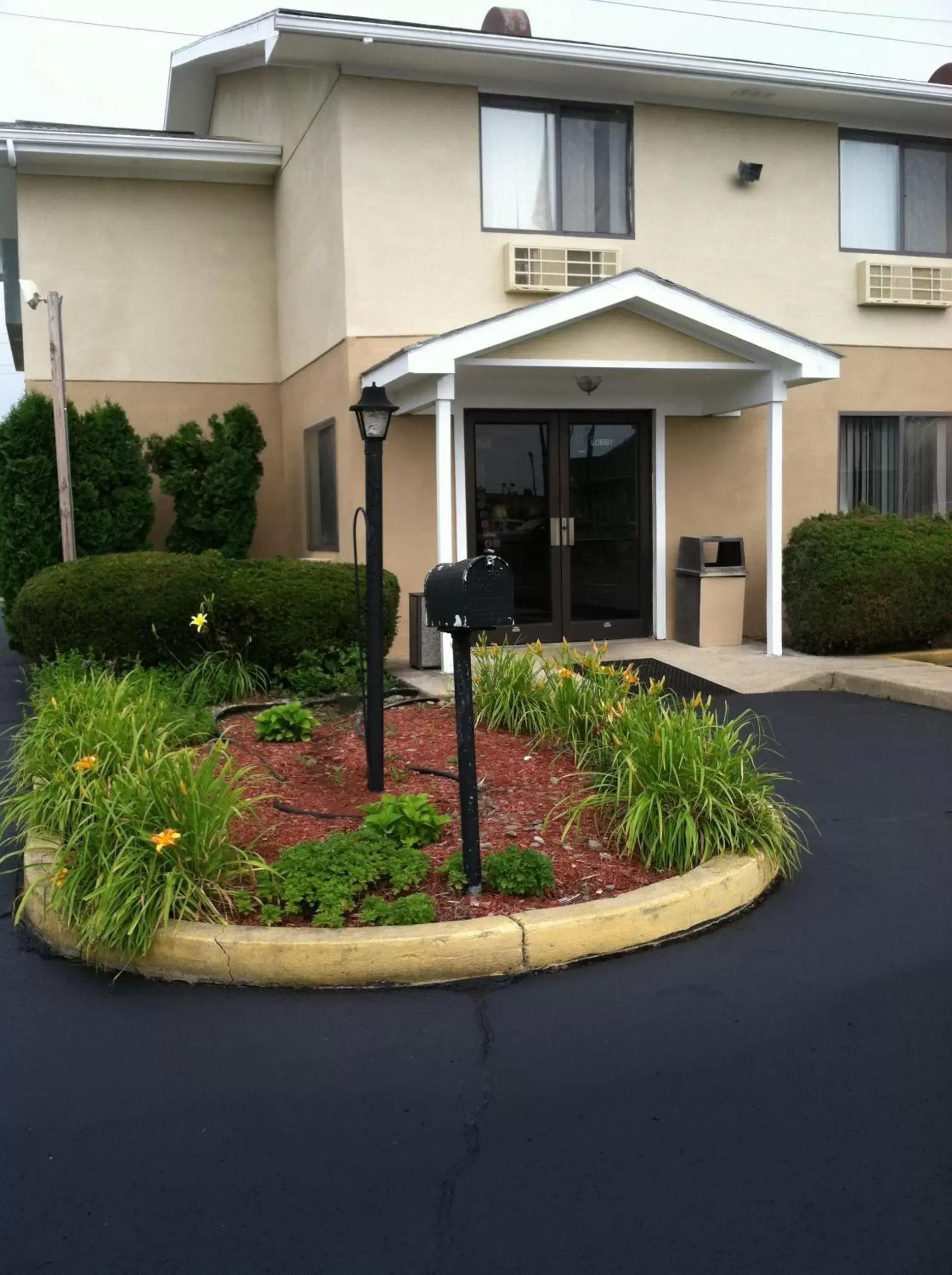 Facade/entrance, Property Building in Corning Inn