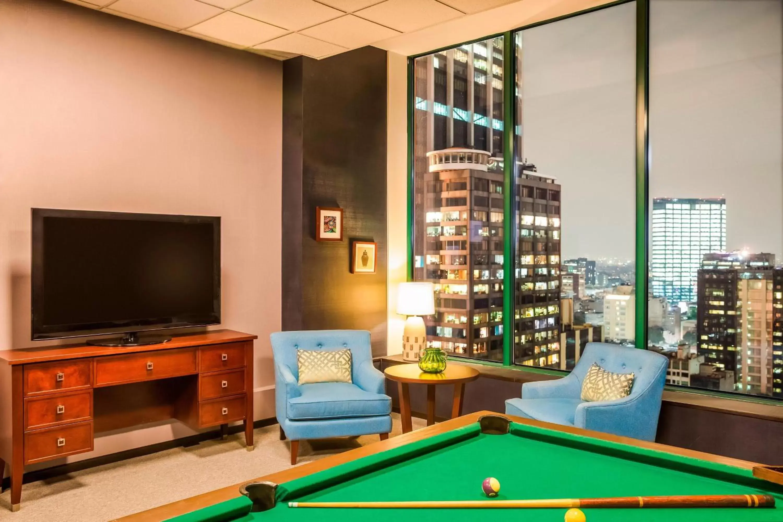Lounge or bar, Billiards in Sheraton Mexico City Maria Isabel