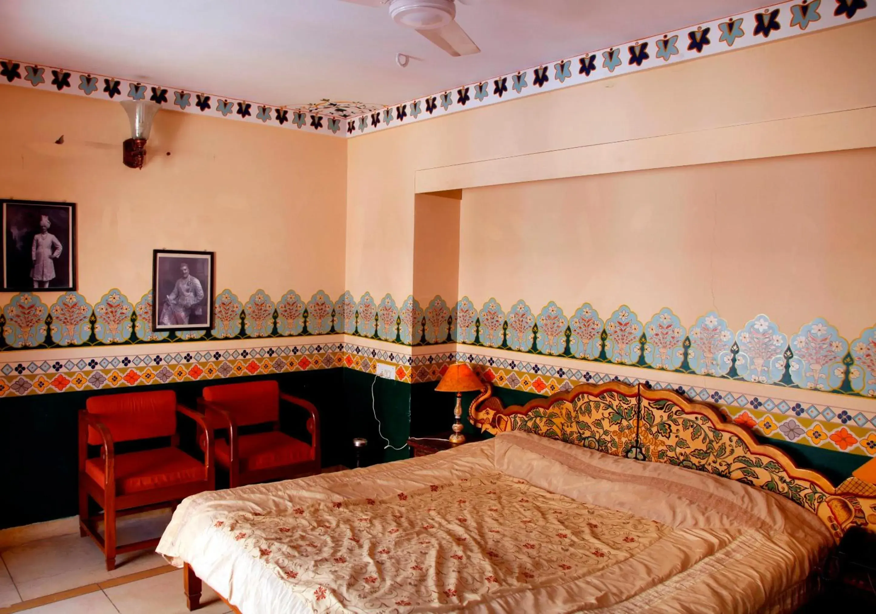 Bedroom, Bed in Krishna Prakash Heritage Haveli Hotel