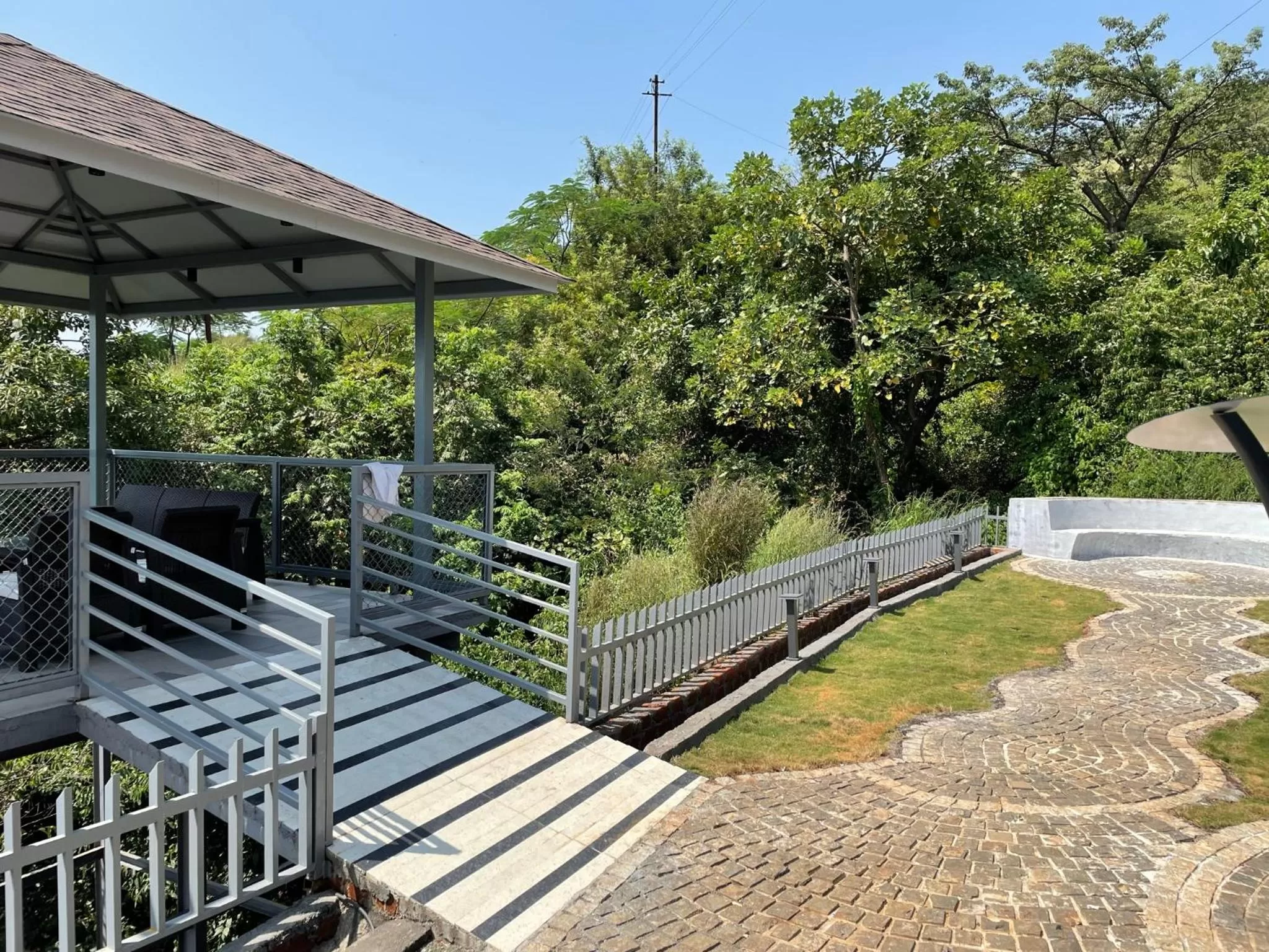 Jumbo Paradise, Pawna lake